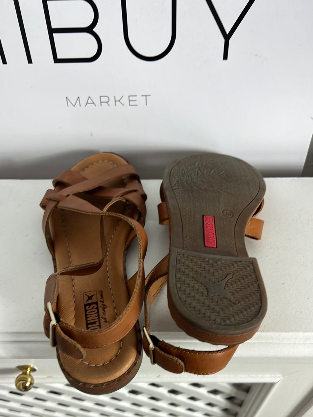 PIKOLINOS. Brown leather strap sandals. Size 38