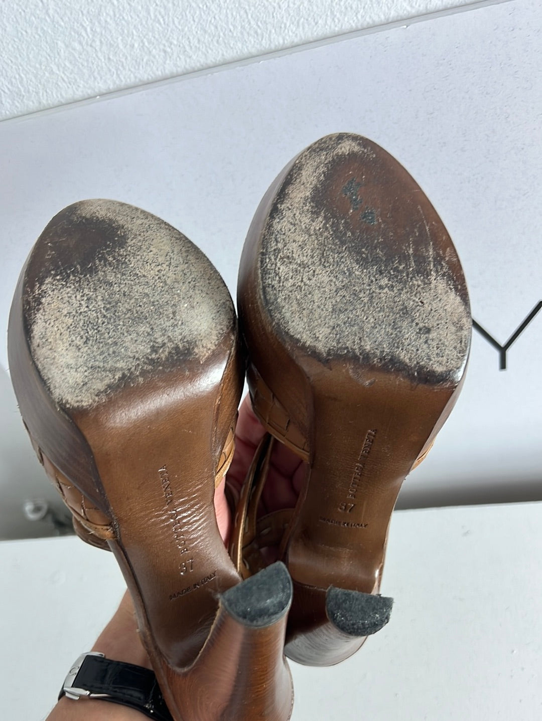 BOTTEGA VENETA. Sandalias marrones piel trenzada. T 37