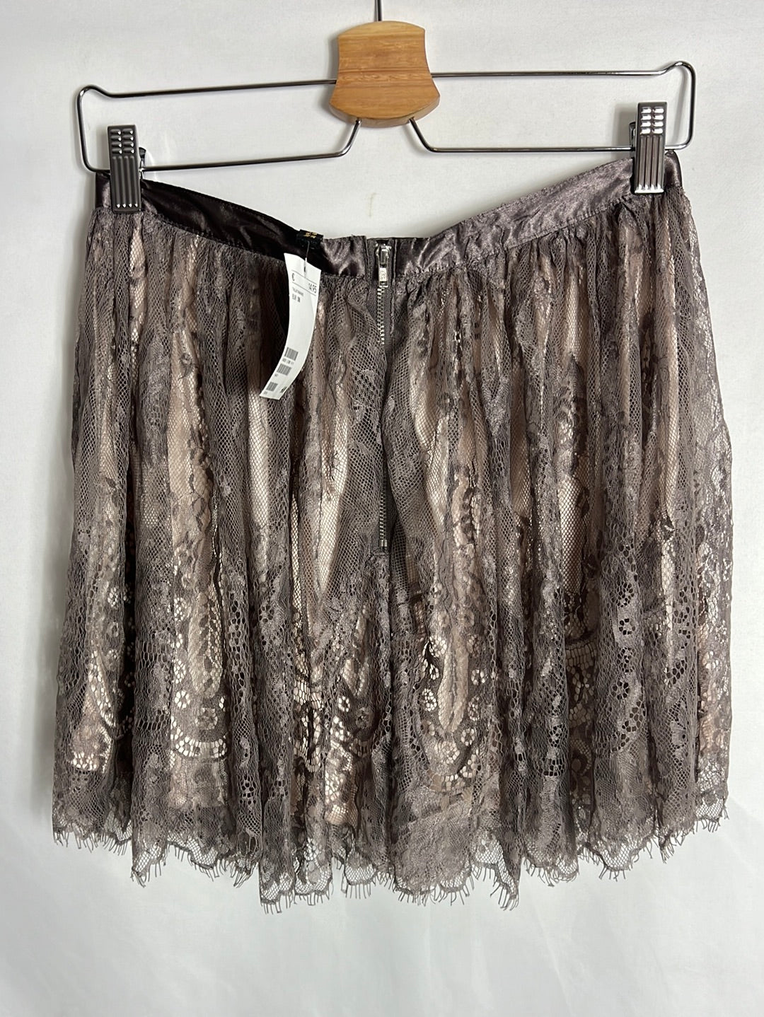H&M. Short grey lace skirt. Size 38