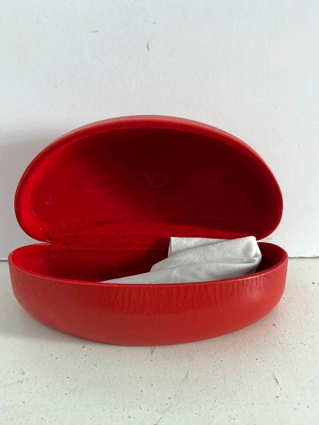 VALENTINO. Gafas de sol negras