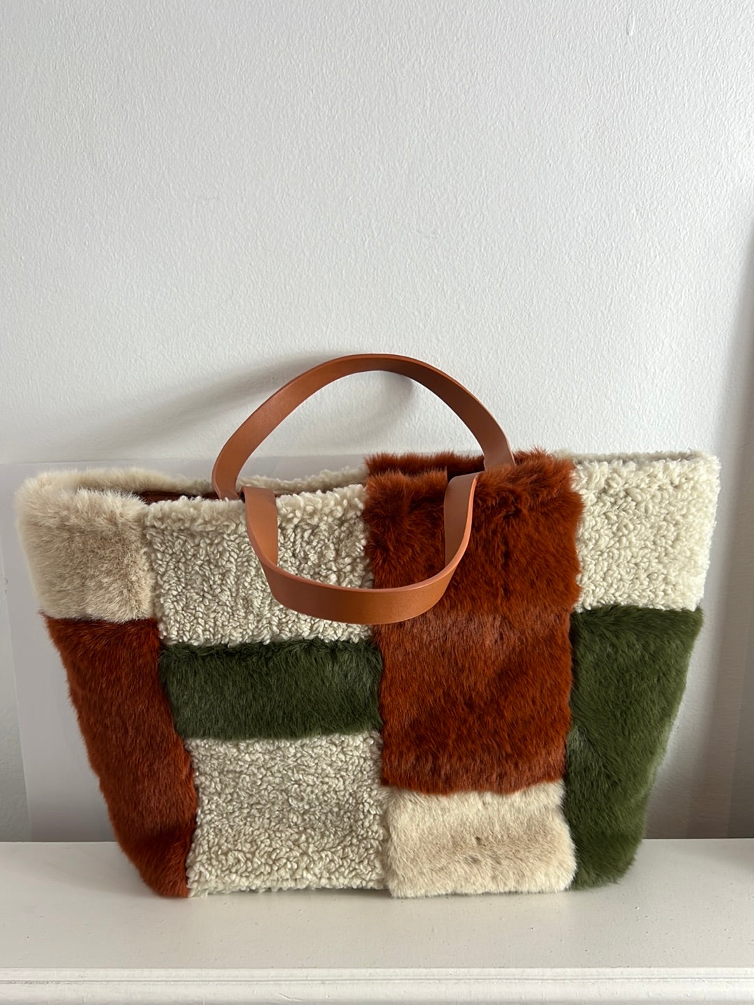 OTRAS. Bolso shopper pelito