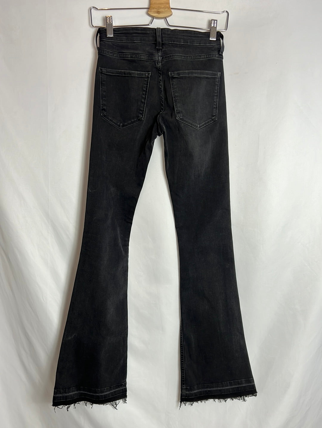 ZARA. Black flared trousers. Size 34