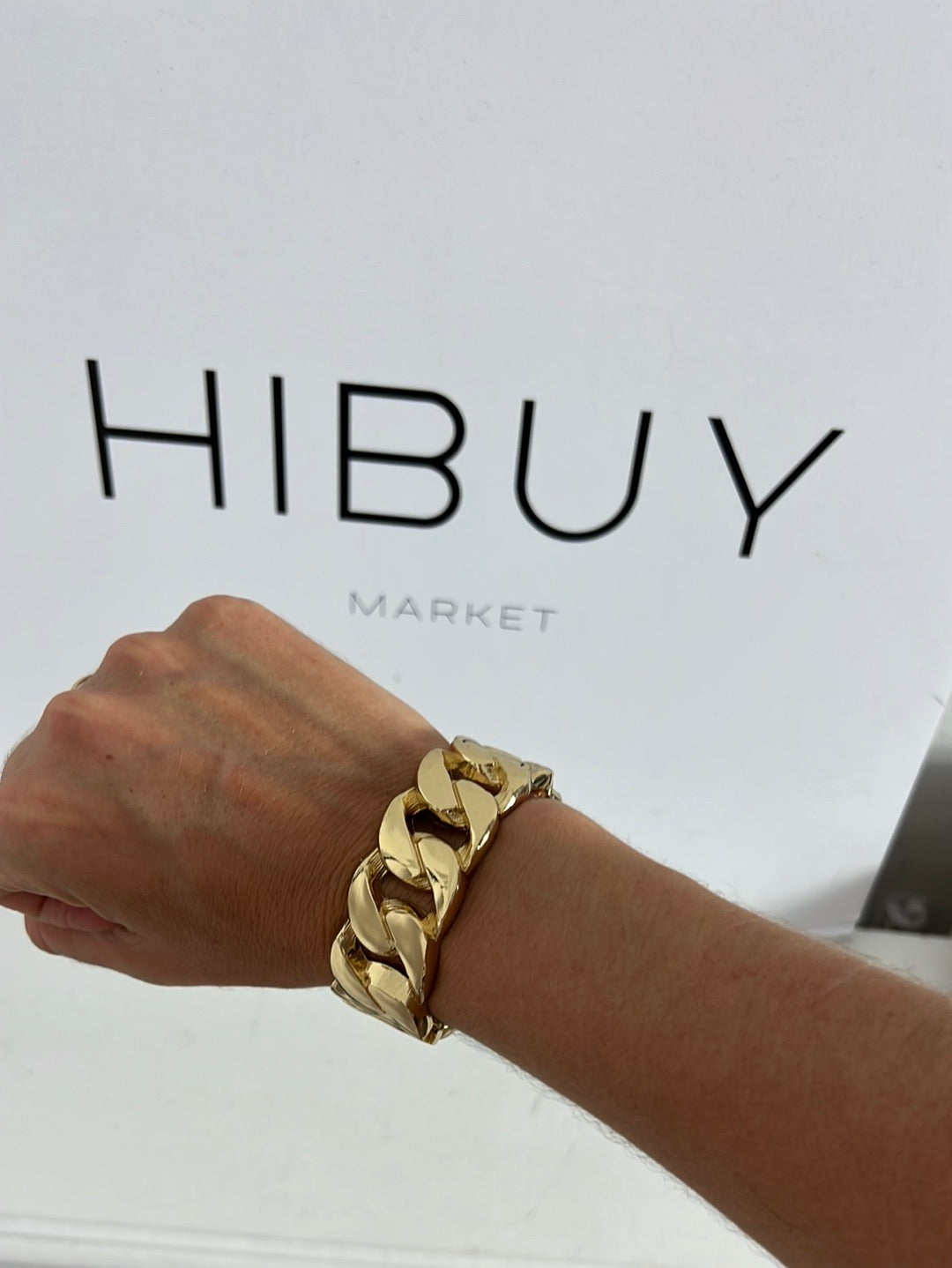 OTRAS. Pulsera dorada cadenas