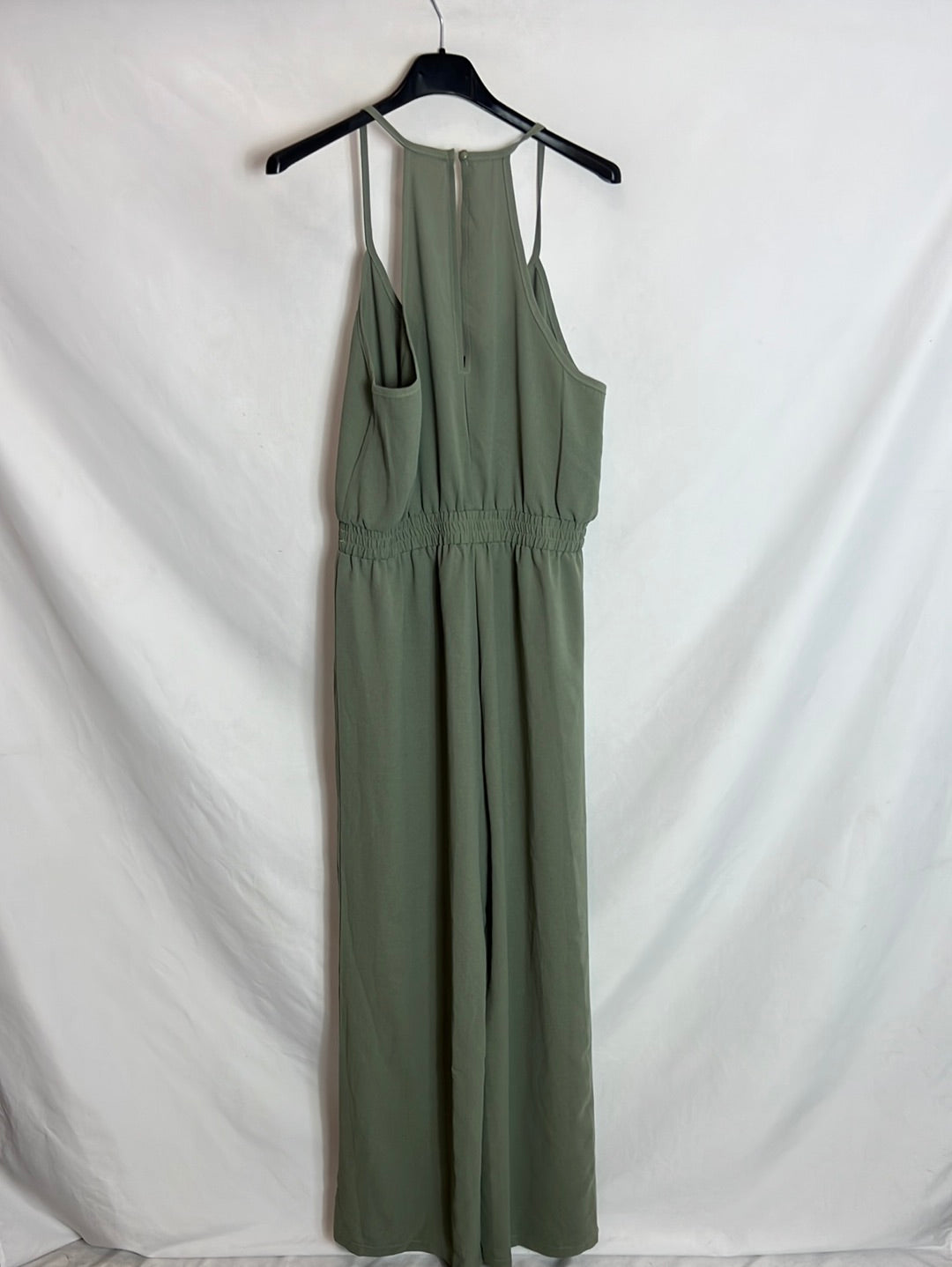 SHEIN. Mono largo verde cuello halter. T.M