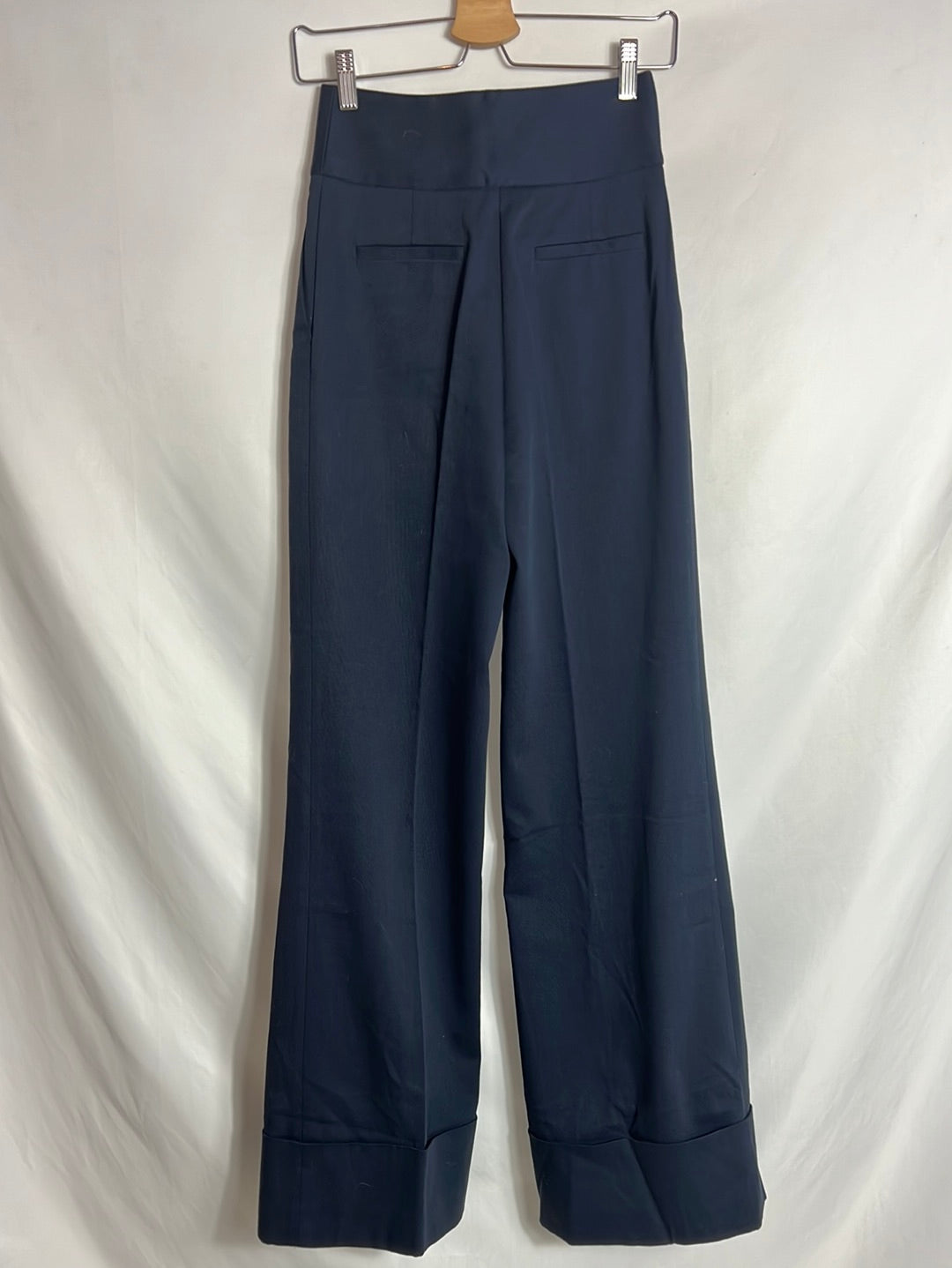 UTERQUE. Pantalón pata ancha azul marino. T 34