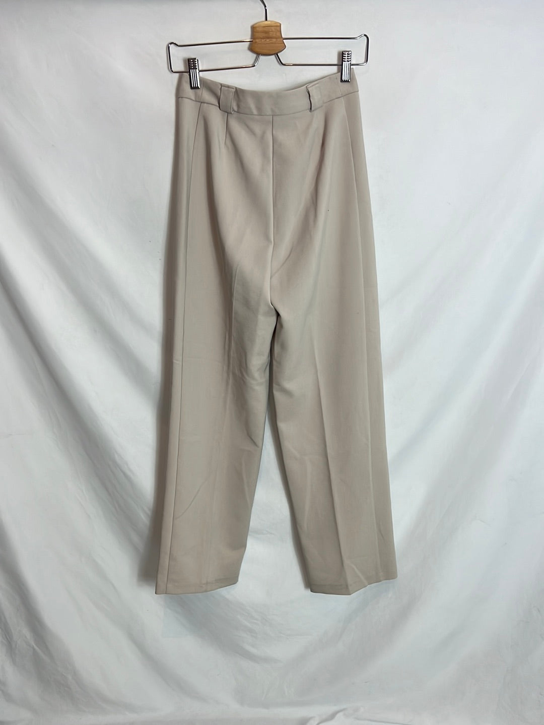 PRIMARK. Pantalón pinzas pata ancha. T 36