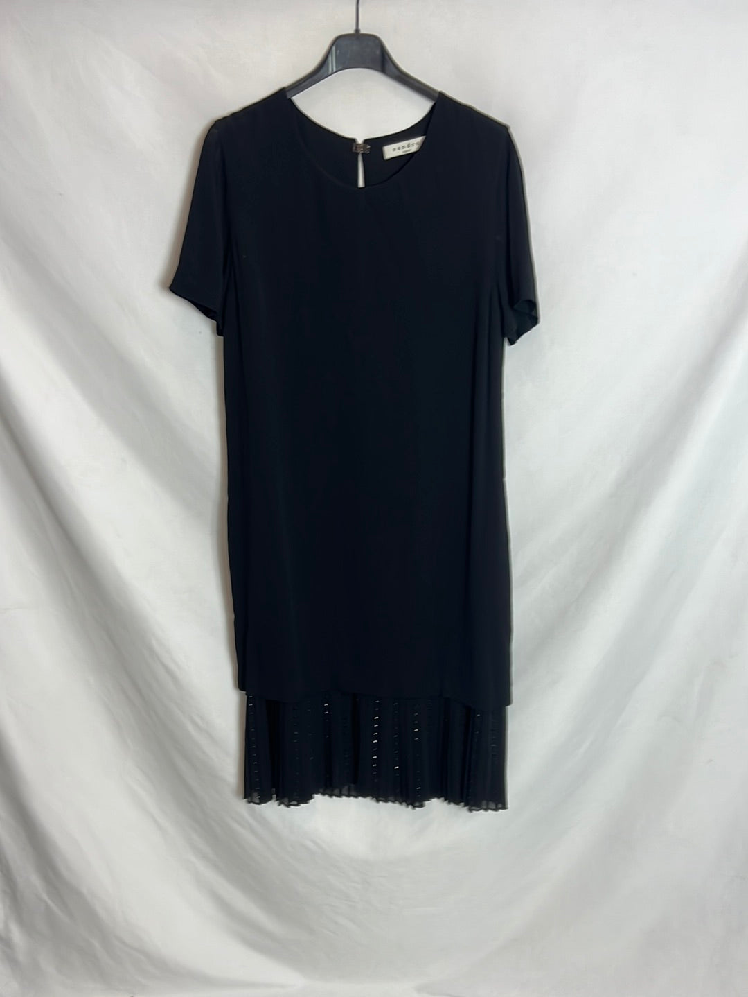 sandro black midi dress SANDRO. Black midi dress with pleated detail. Size 3(40) – Hibuy market