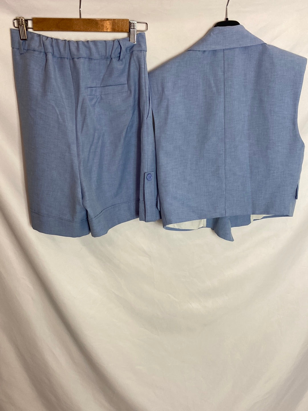 LUMINHA. Total look Chaleco y short. T.S