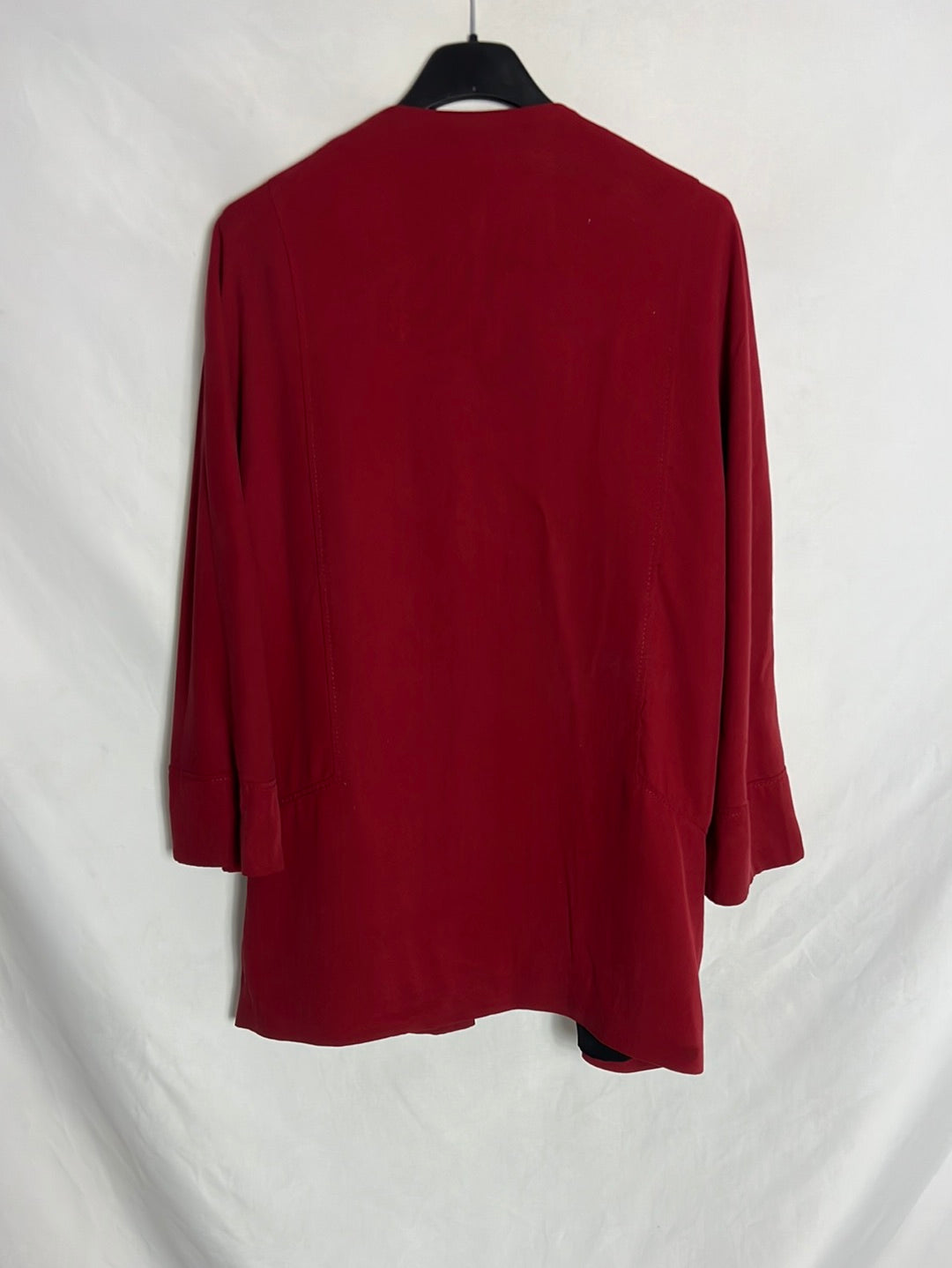 ZARA. Blazer roja fluida. T S