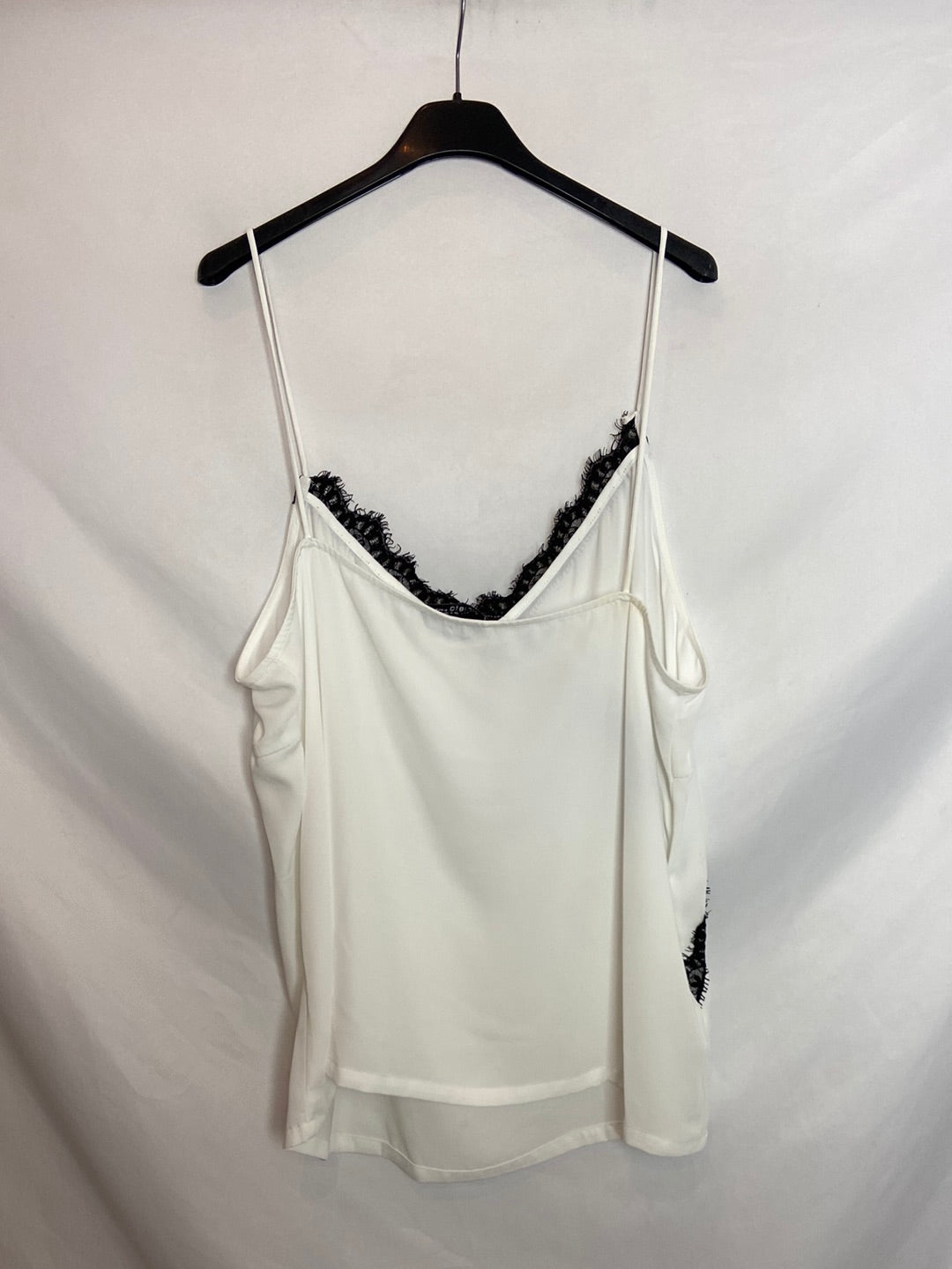 VIOLETA BY MANGO. Top blanco de tirantes T.L