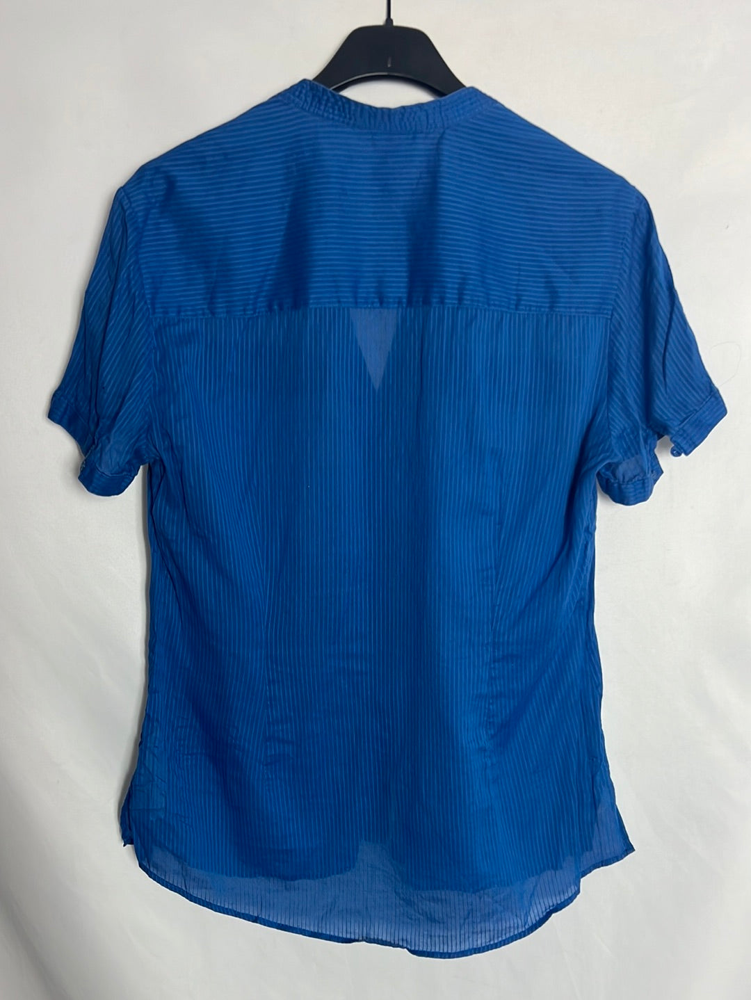 MASSIMO DUTTI. Blusa manga corta azul textuta. T 40 (S)