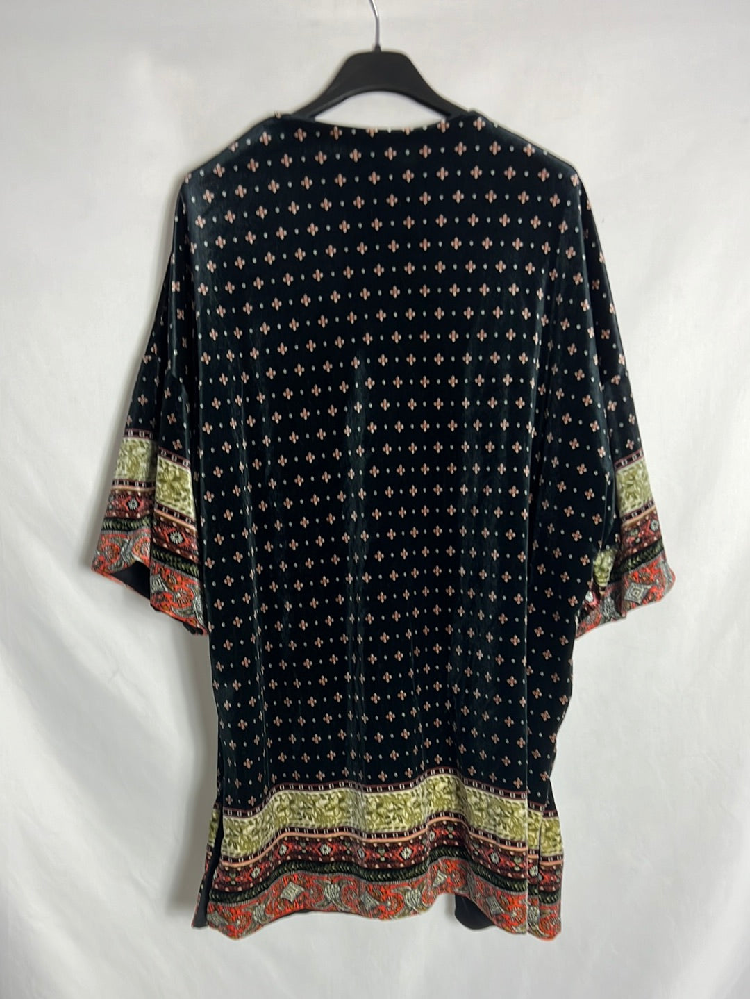 MANGO. Kimono negro terciopelo T.s/m