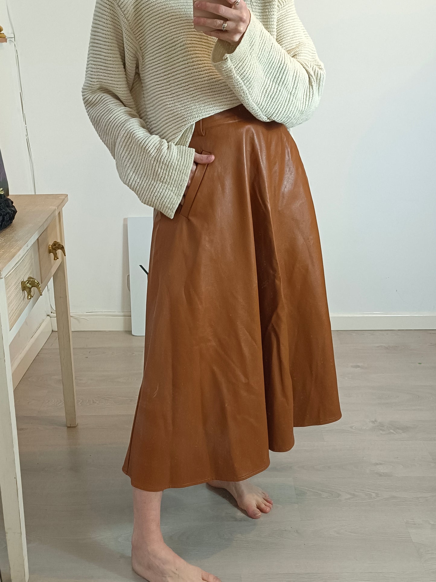 ELLI WHITE. Falda midi efecto piel camel T.s