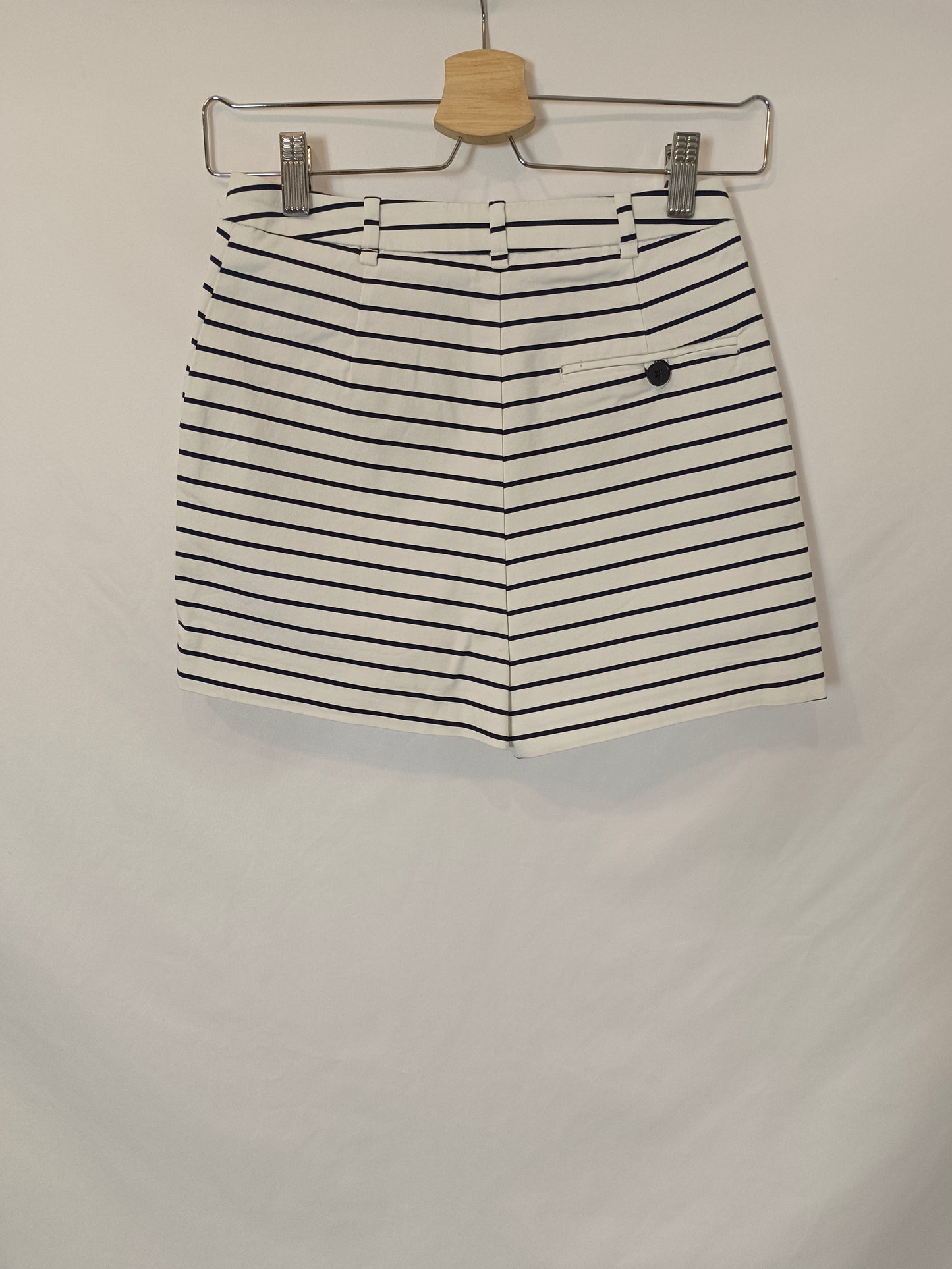 ZARA. Striped shorts T.xs