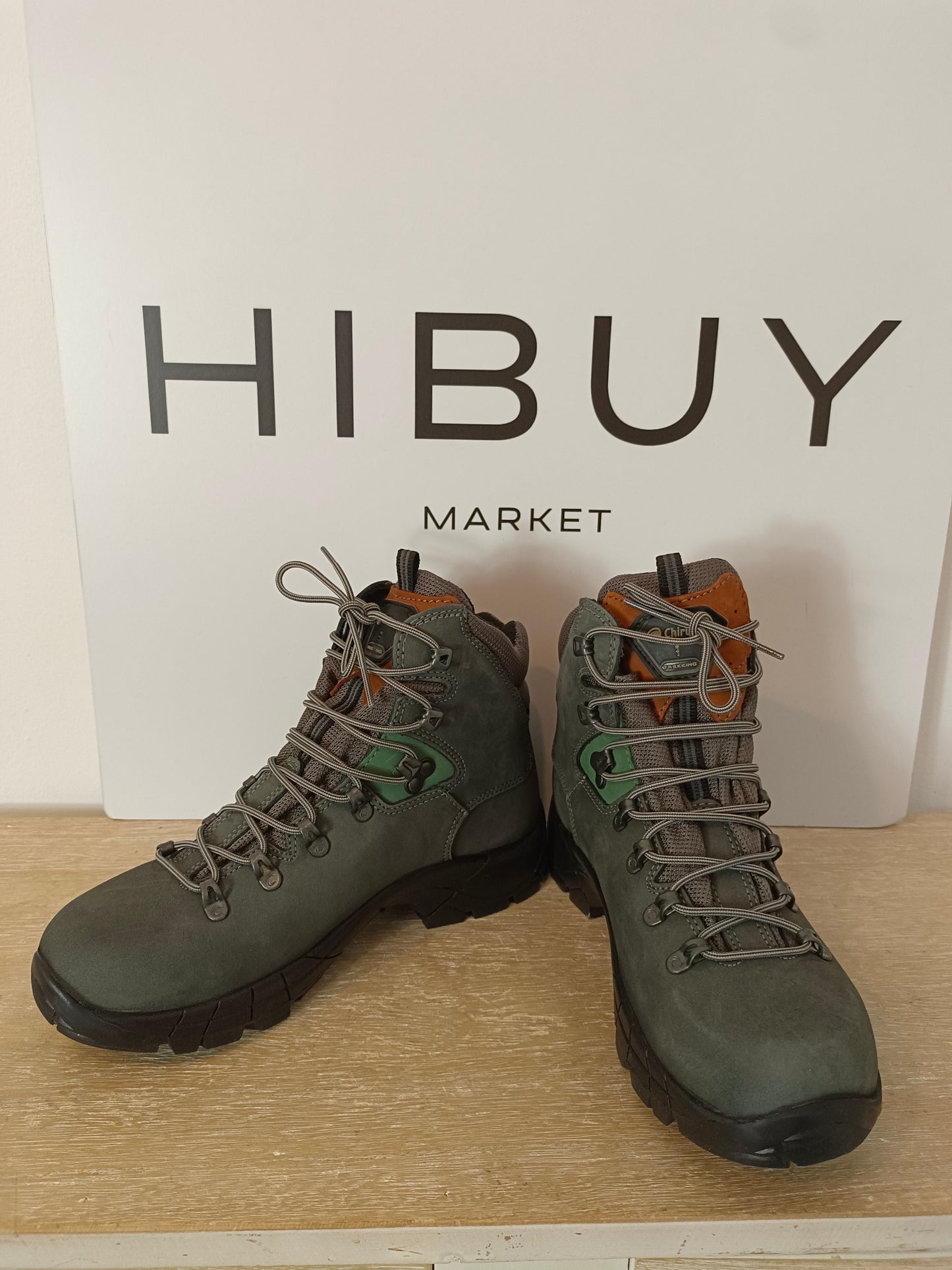 CHIRUCA. Botas de montaña y trekking T.39