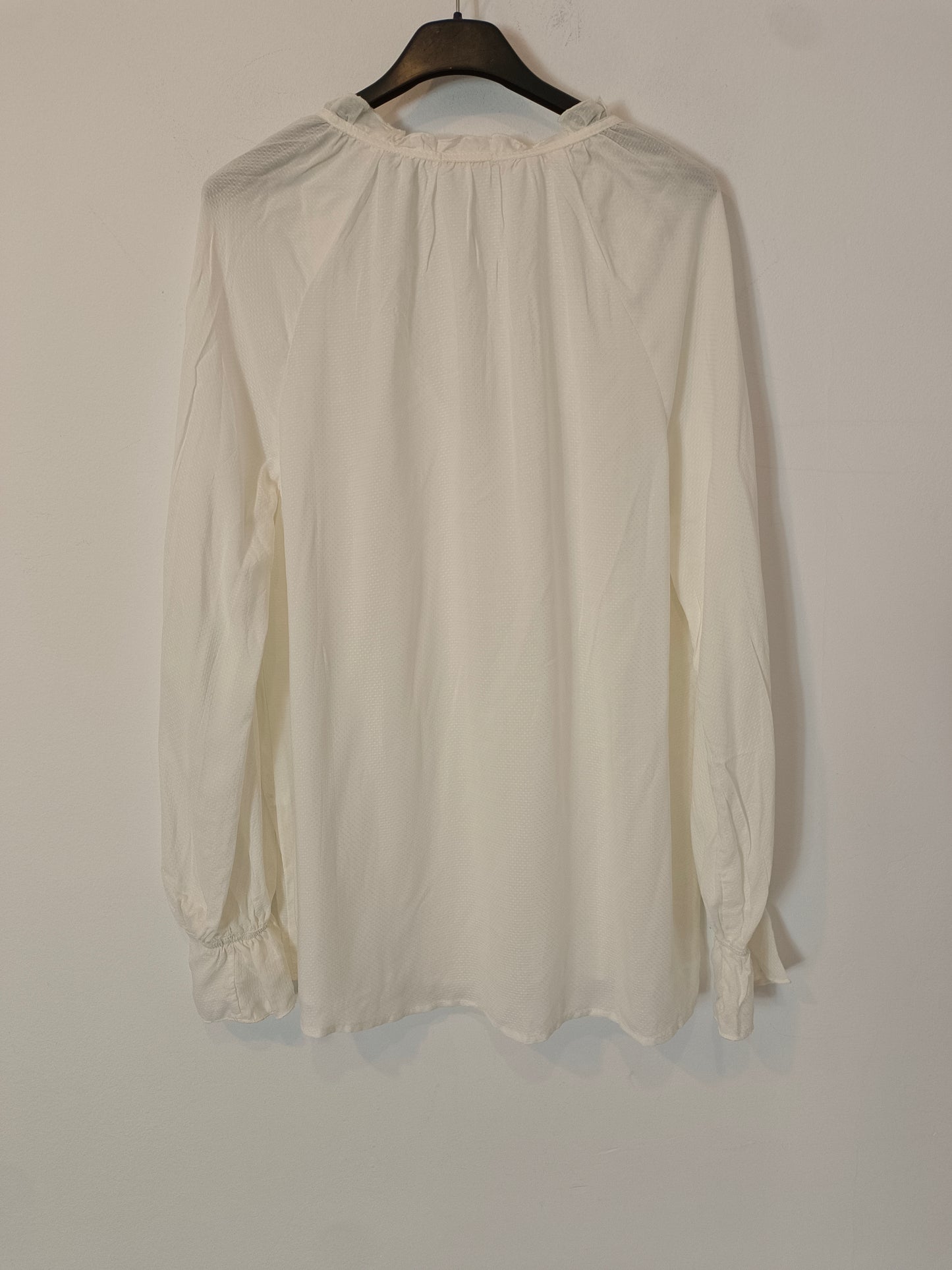 MI&CO. Blusa blanca fluida T.xs