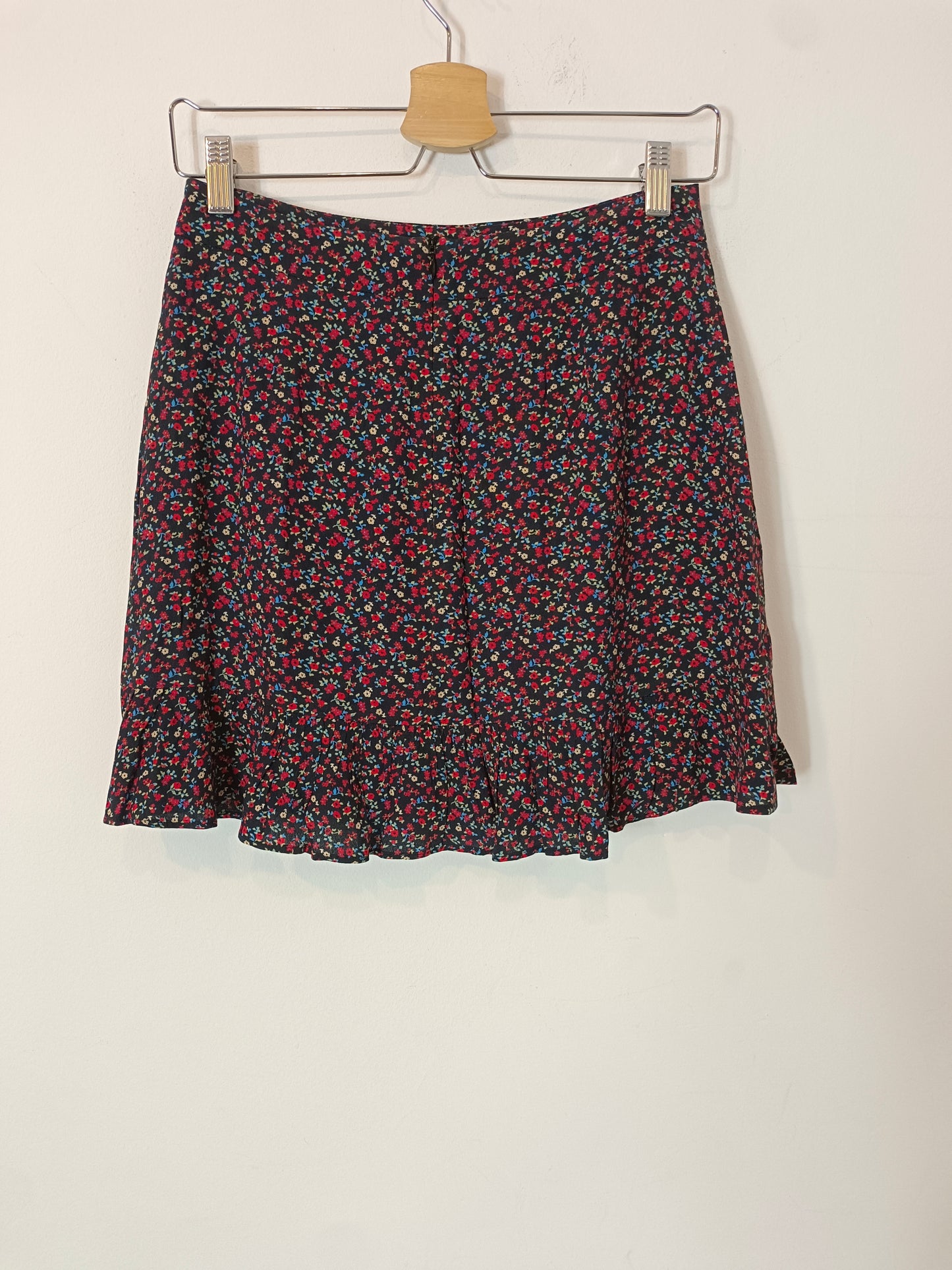 THAT OR THAT. Short blue floral skirt Ts