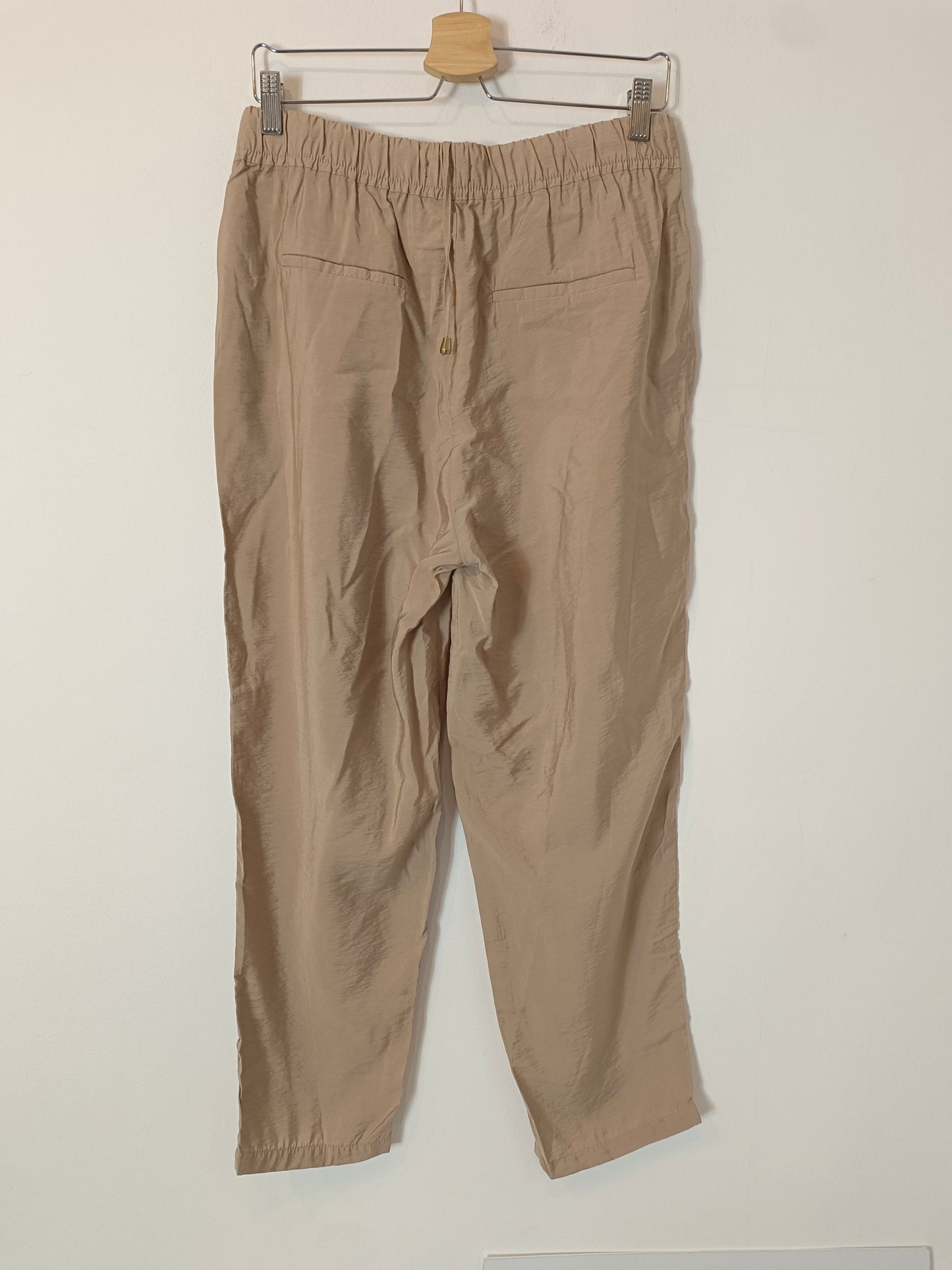 TEX. Pantalón beige fluido T.l