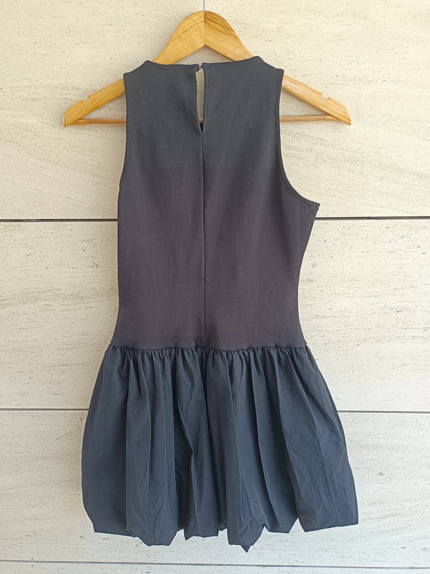 MANGO. Vestido negro volantes T.s