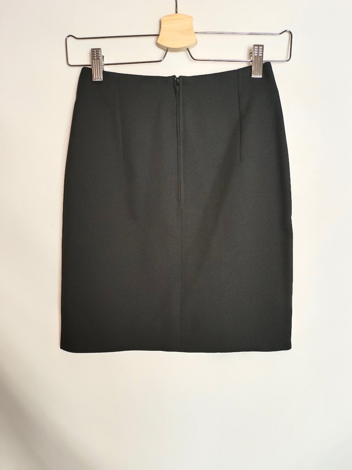 PIMKIE. basic black skirt opening T.34