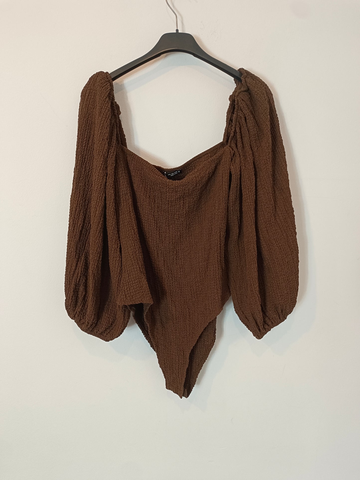 ZARA. Brown textured Tl bodysuit