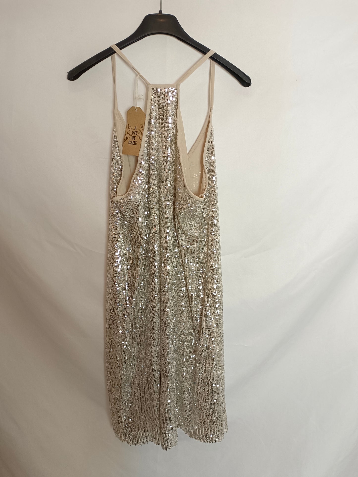 A PIE DE CALLE. Vestido corto lentejuelas Tu(m)