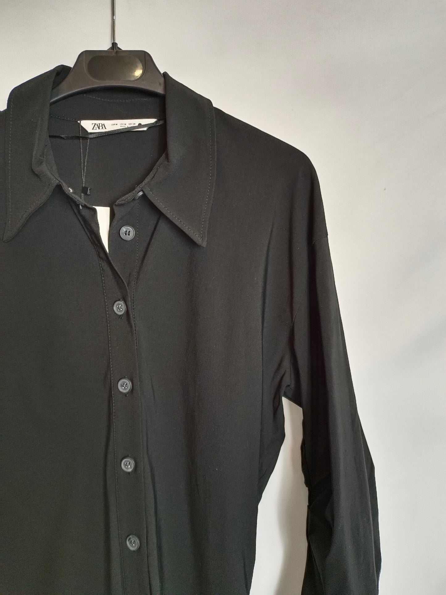 ZARA. Vestido negro camisero T.m