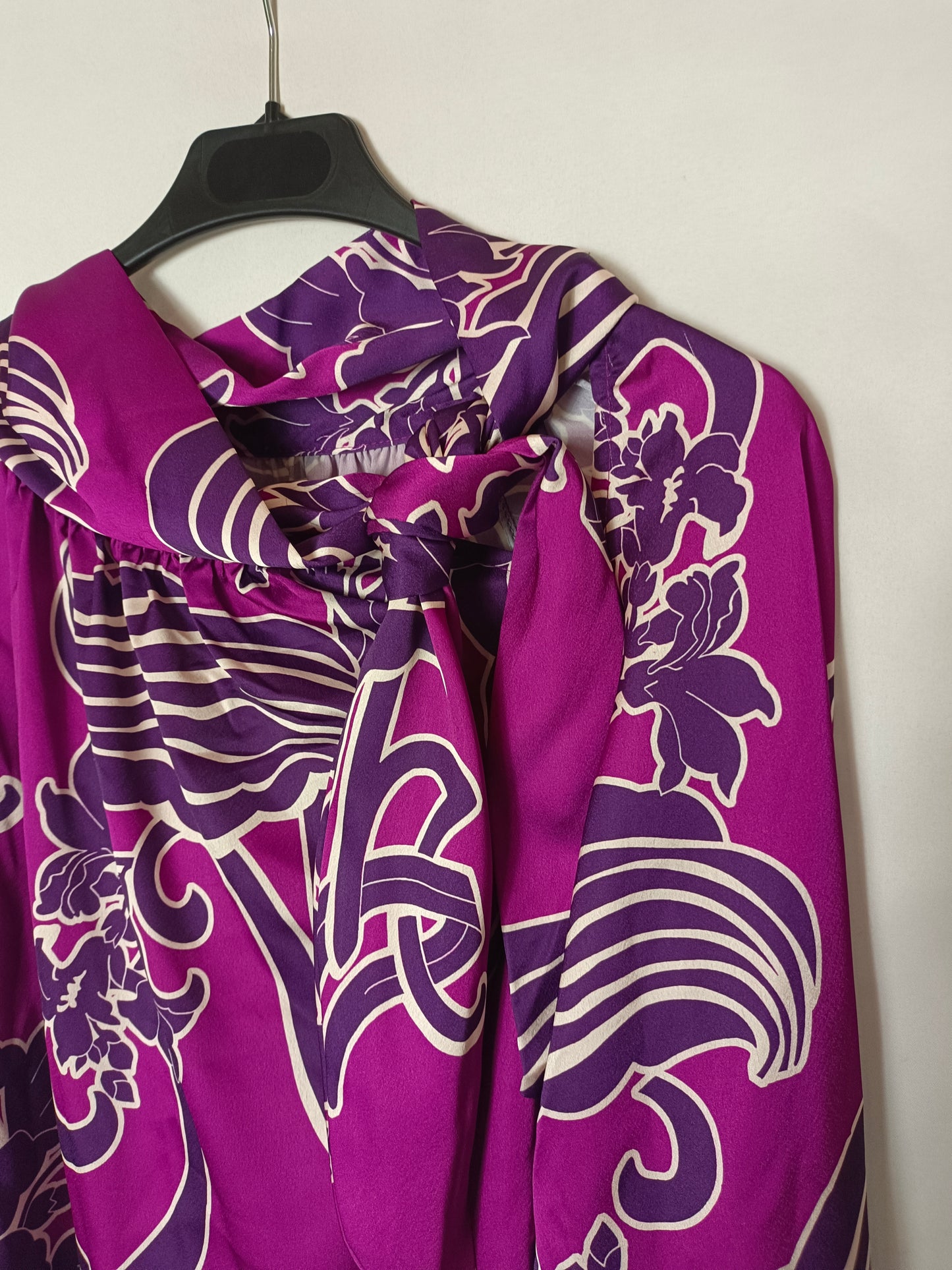 OTRAS. Blusa morada flores TU(S)