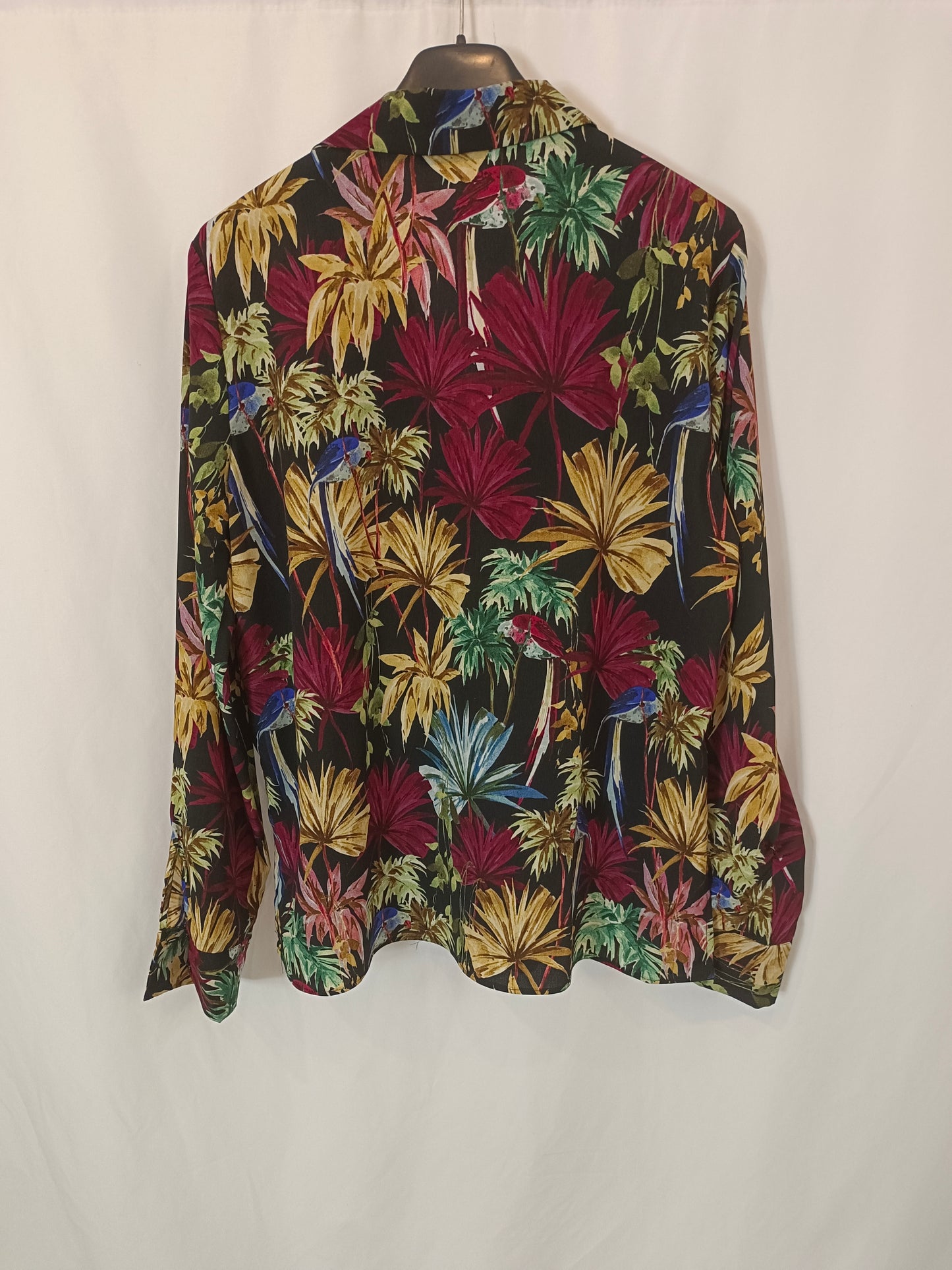 ZARA. Ts printed black blouse