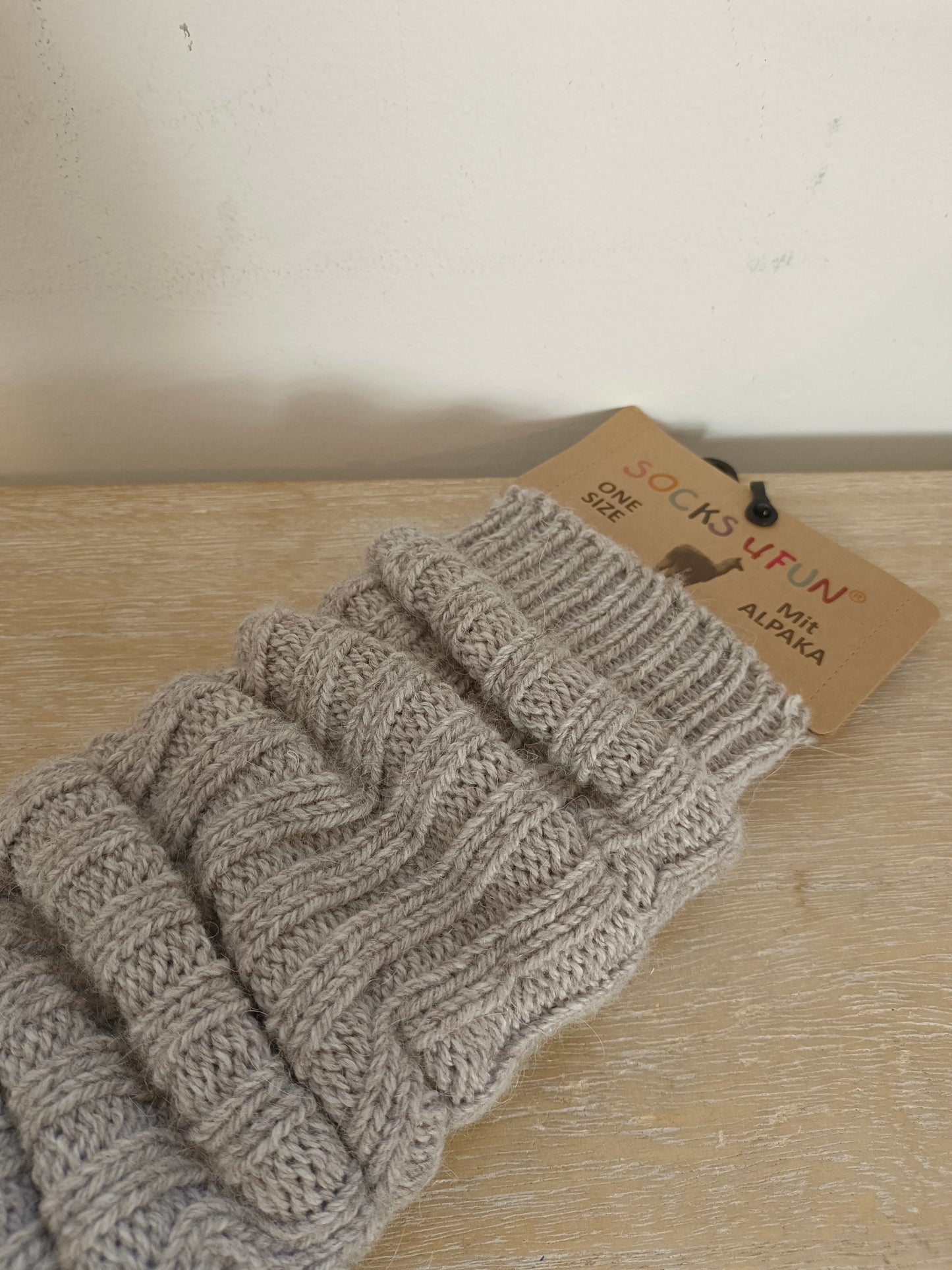 OTHERS. Light gray leg warmers