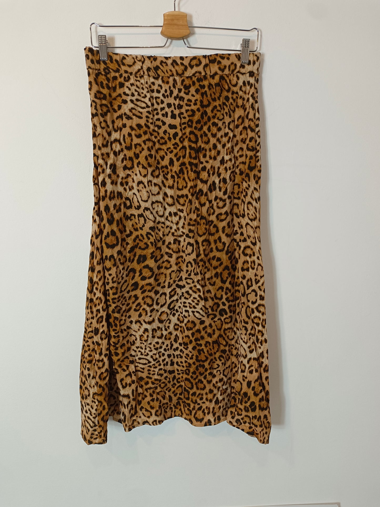 ZARA. Tm animal print midi skirt