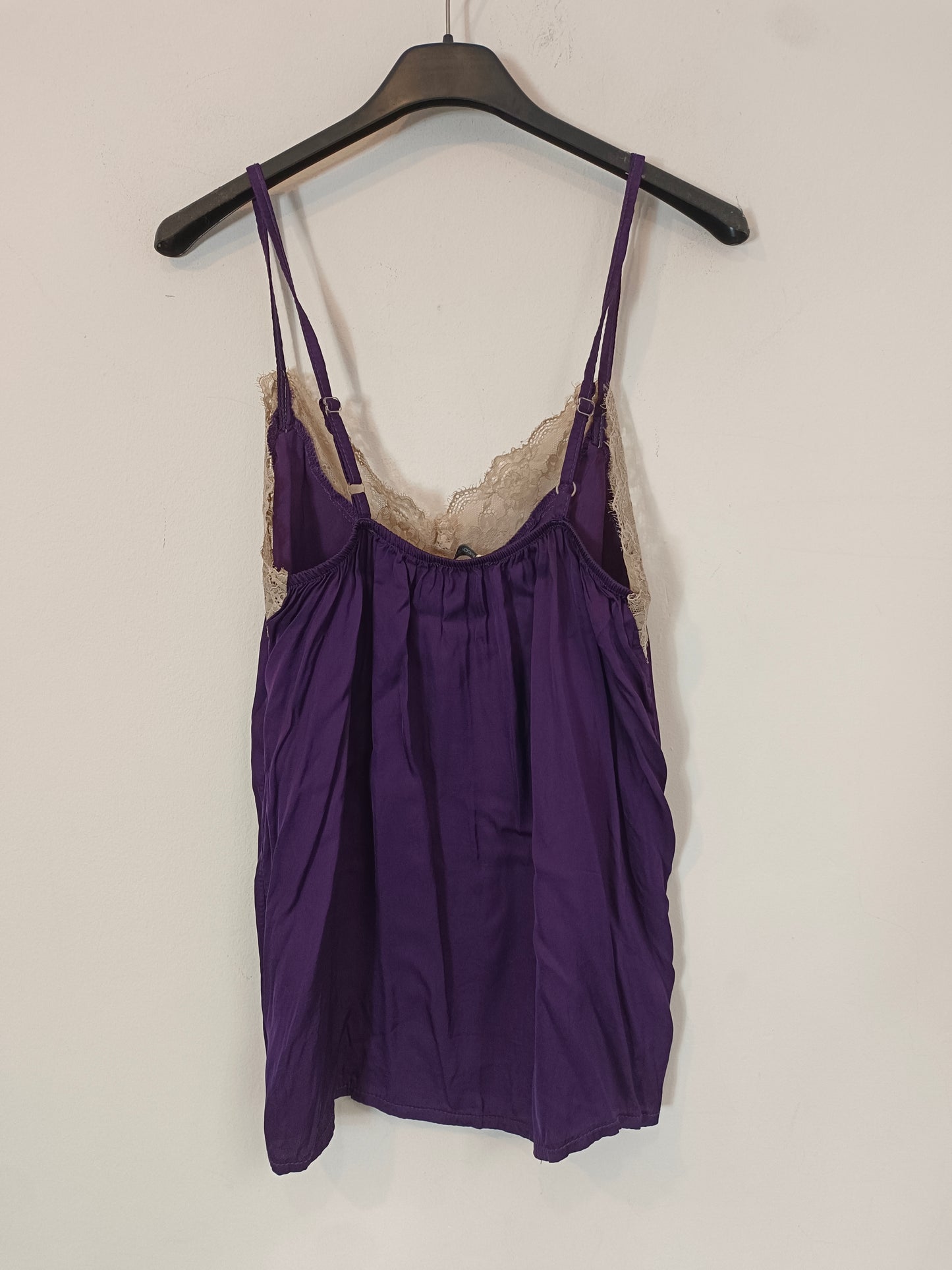 NEW LOOK. Top lencero berenjena. T S/M