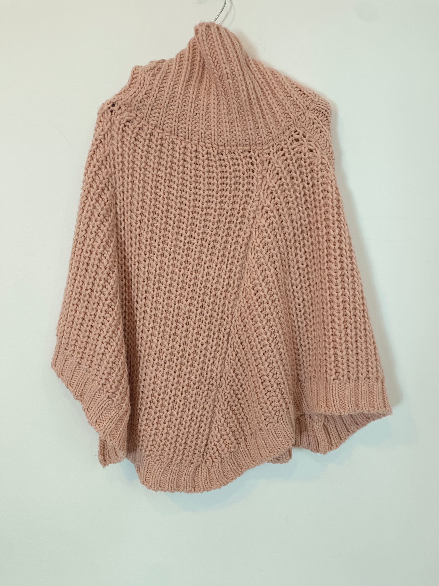 OTRAS. poncho rosa ochos Tu(s/m)