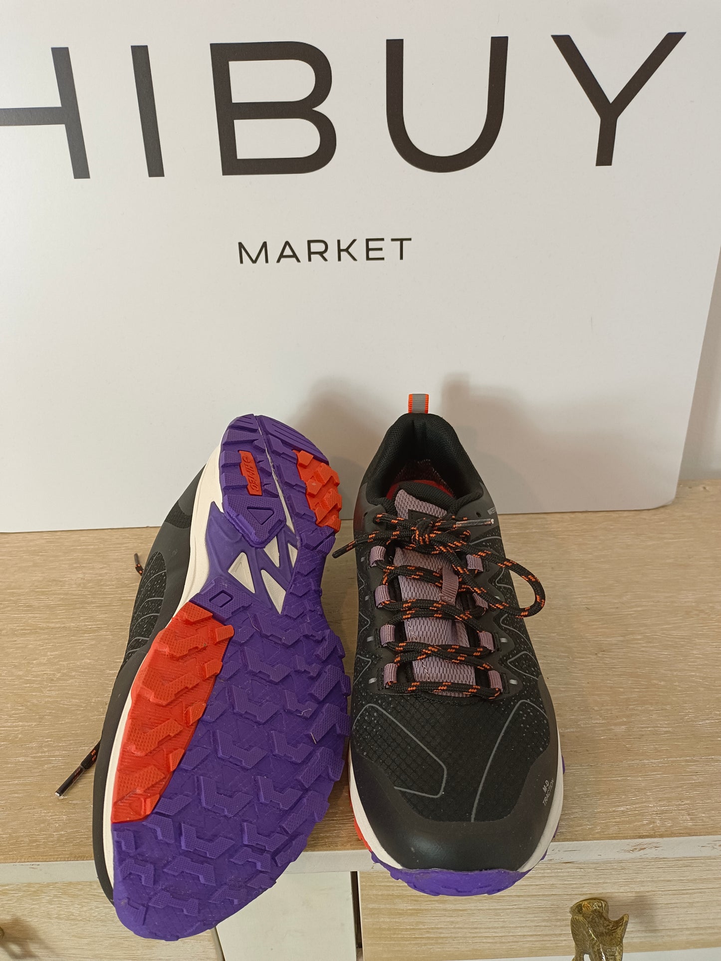 HI-TEC X OYSHO. Zapatillas negras detalles T.38