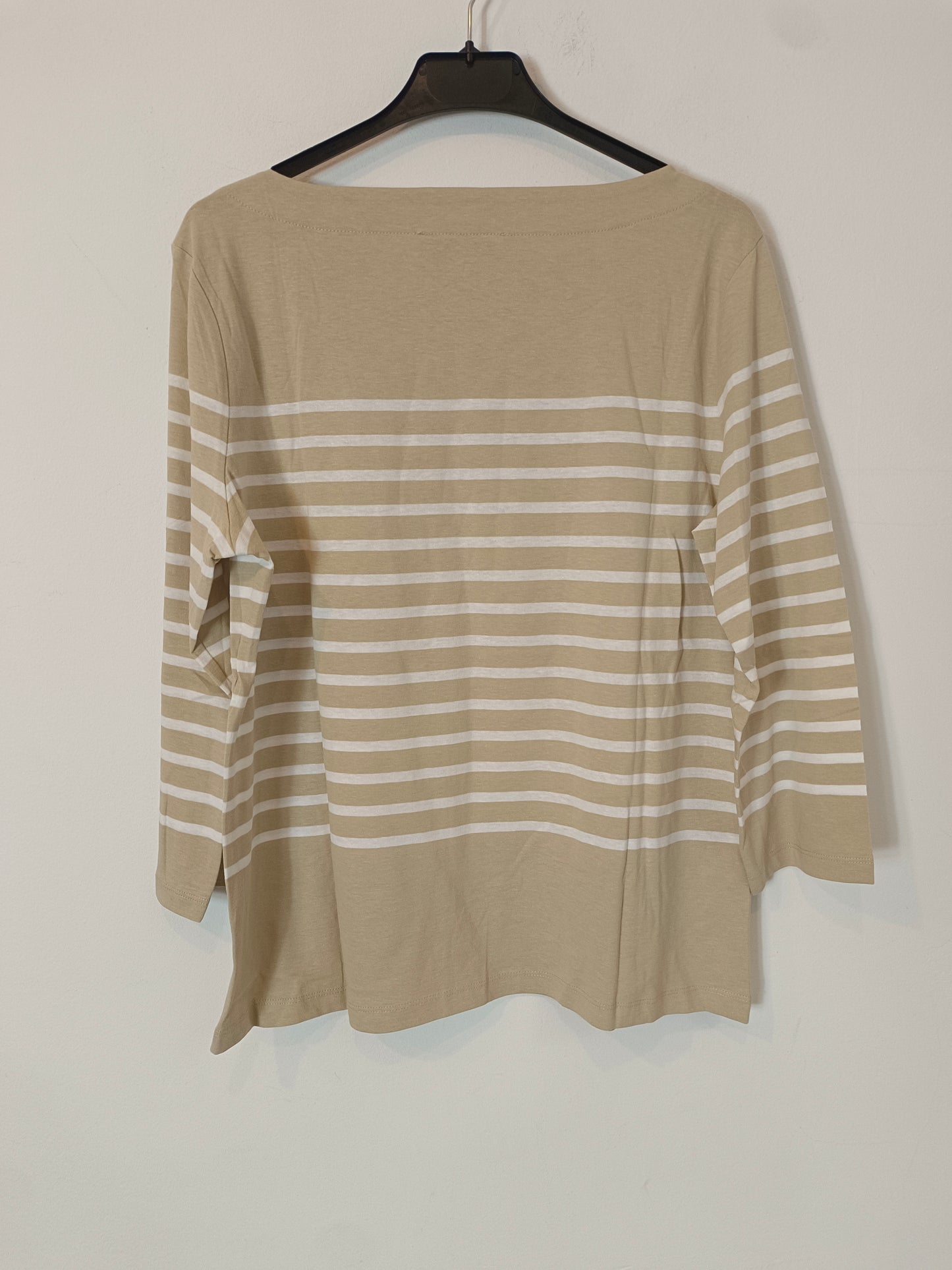 MANGO. Camiseta de rayas beige y blanca T.l