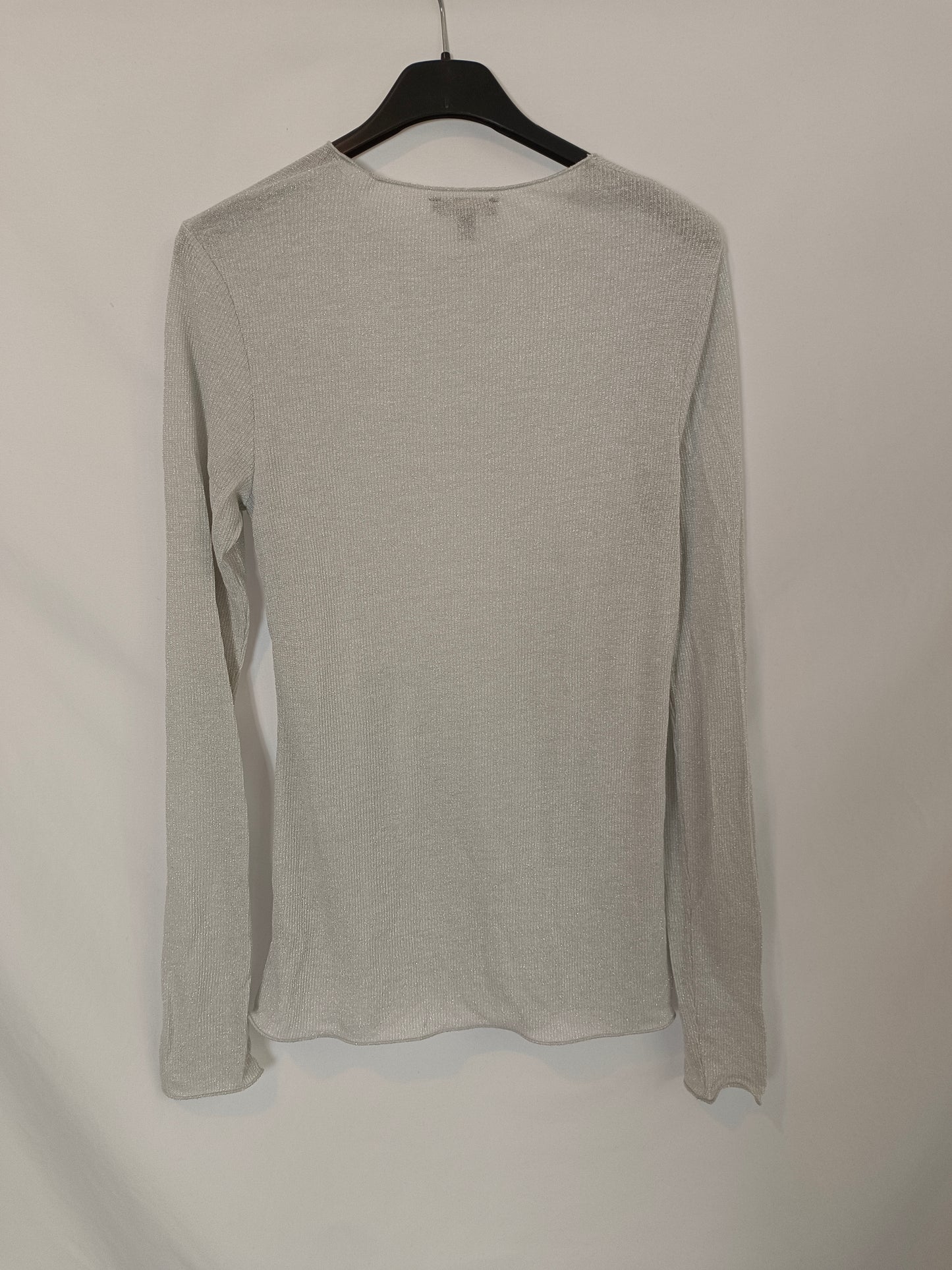 MASSIMO DUTTI. Gray top with metallic details