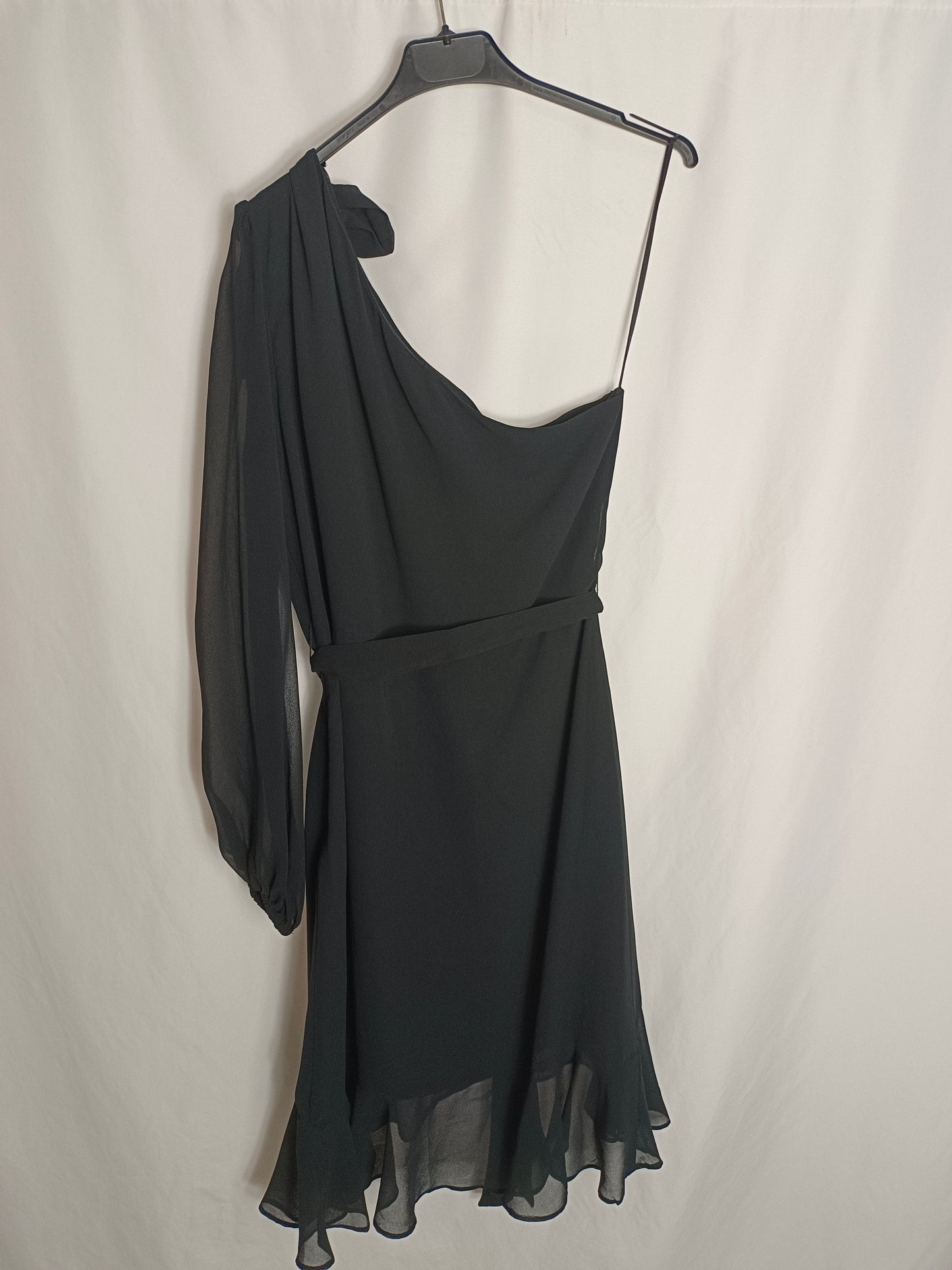 MANGO. Vestido negro asimétrico T.m