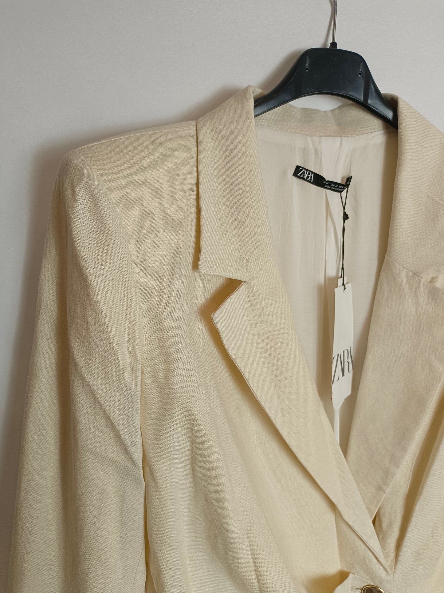 ZARA. Beige wrap dress Tm