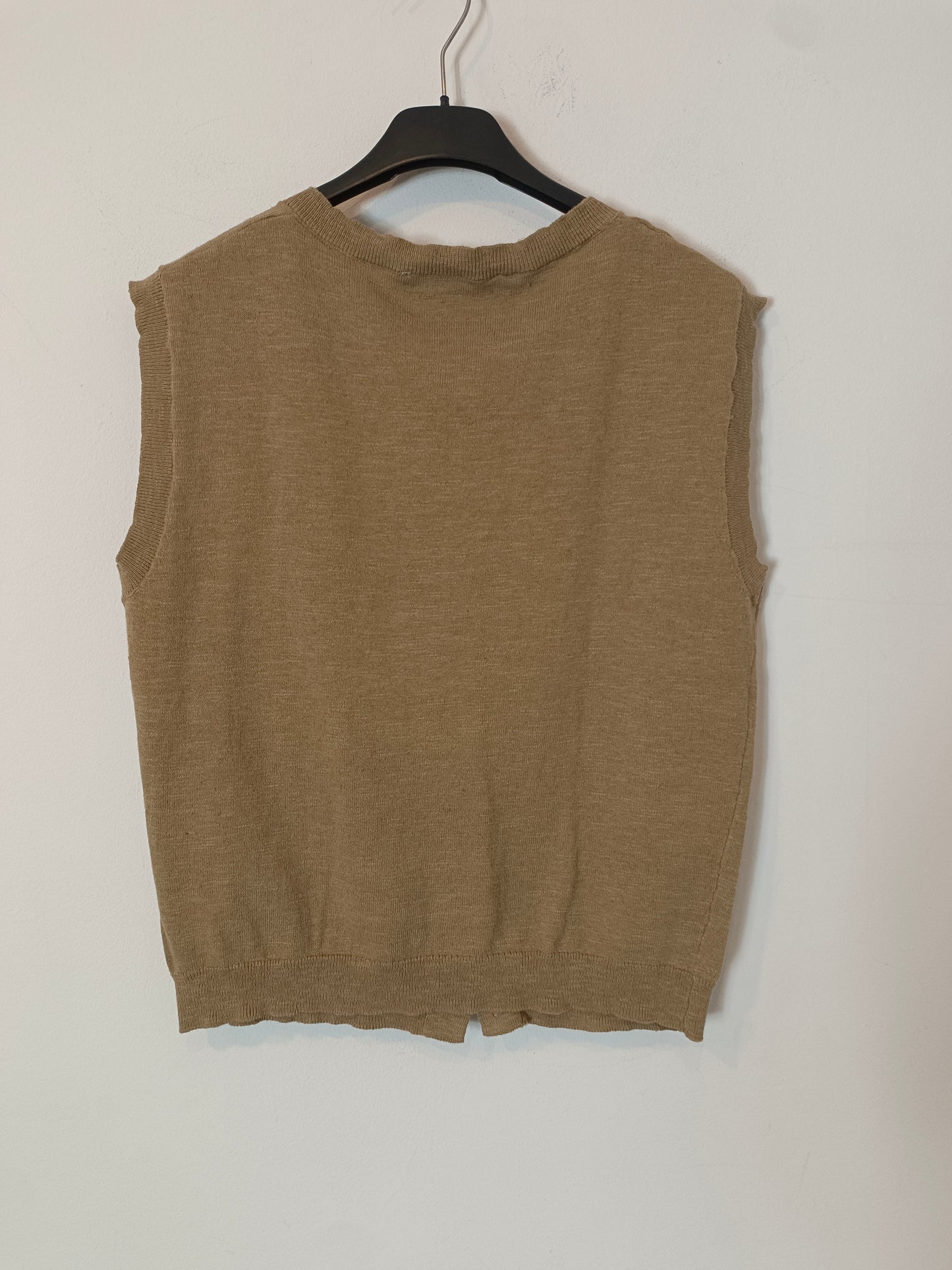 ZARA. Top/chaleco beige abotonado T.m