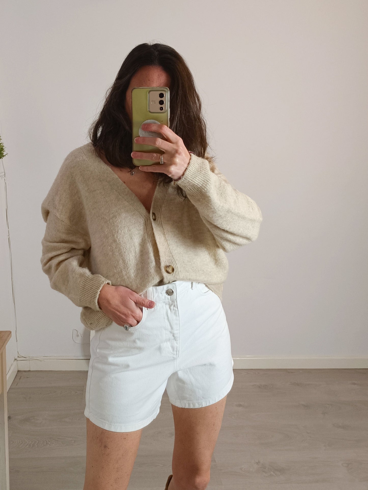 ZARA. Bermudas blancas denim. T 36