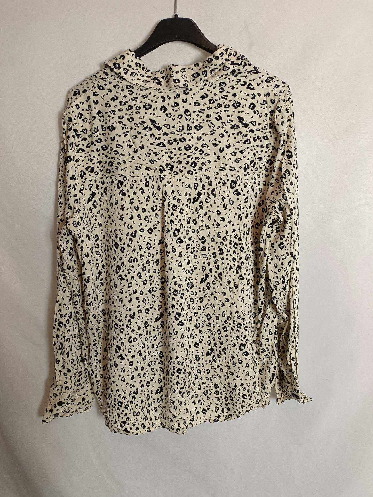 MANGO. Blusa beige print T.m