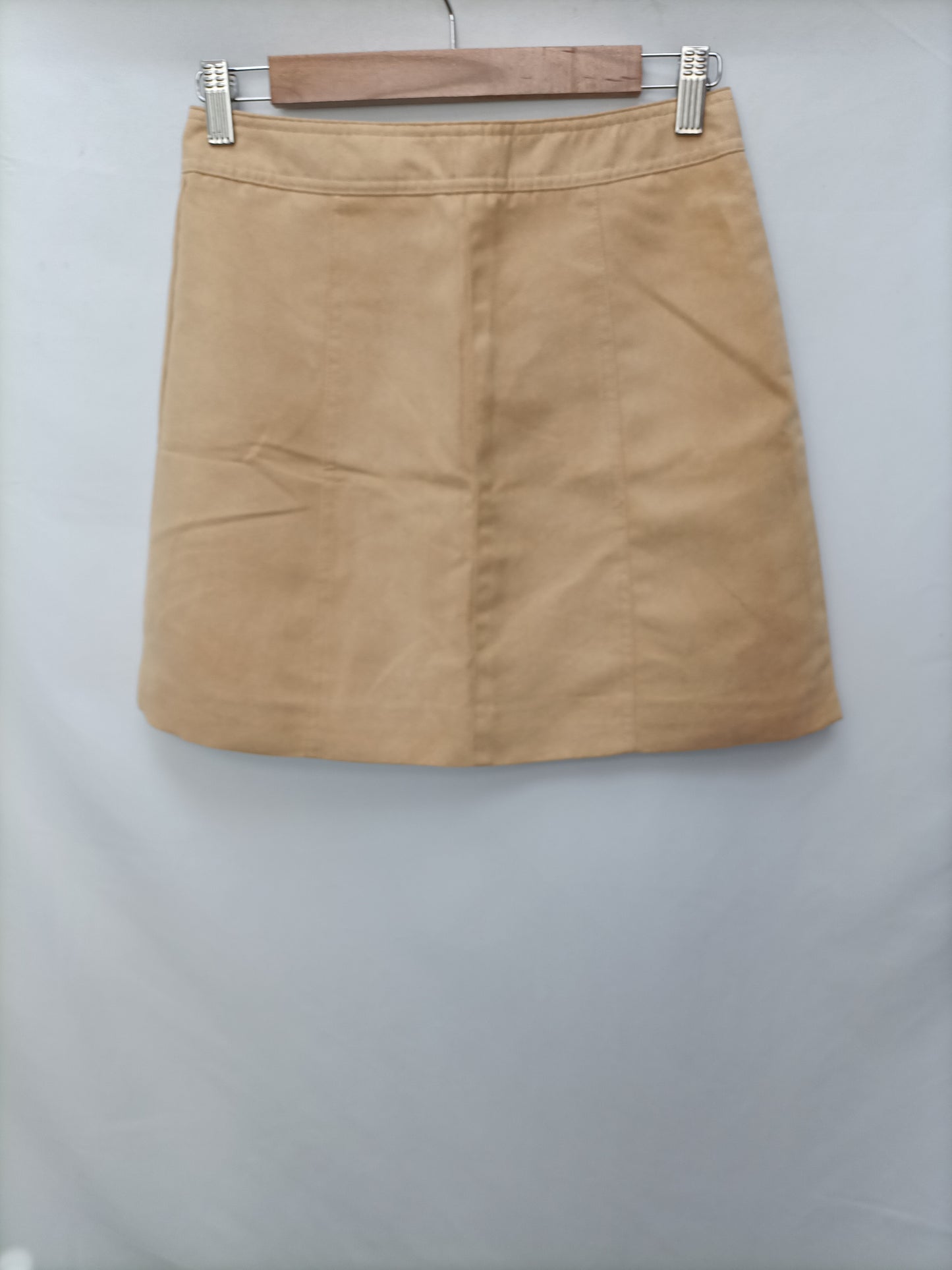 H&M. Falda antelina botones T.36