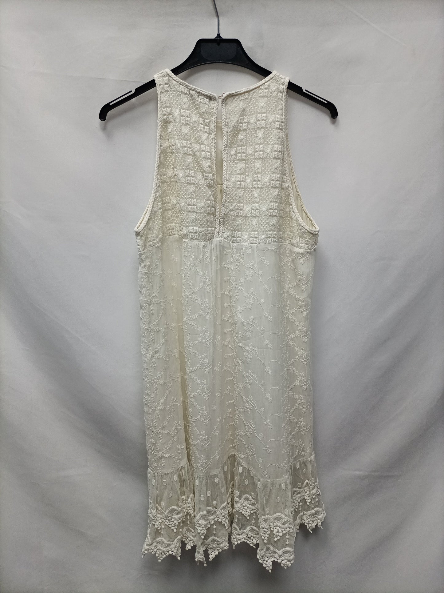 ZARA. Vestido beige encaje T.m