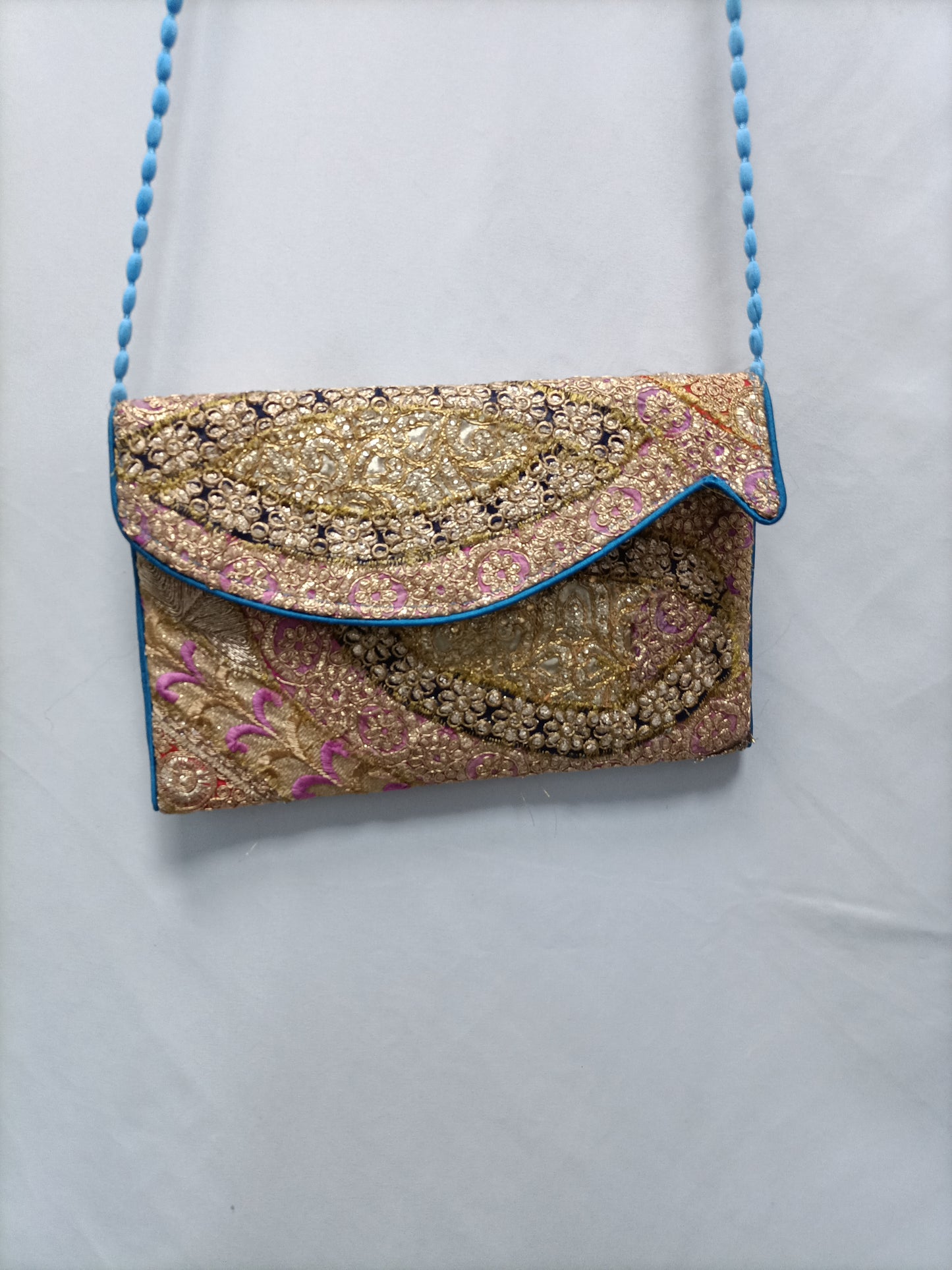 OTHERS. Embroidered bag