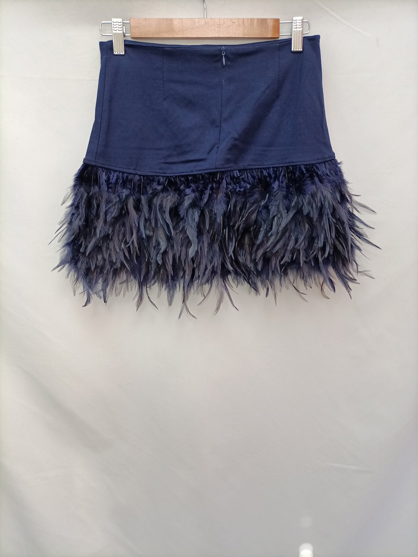 MAY&CO. Falda corta plumas T.s