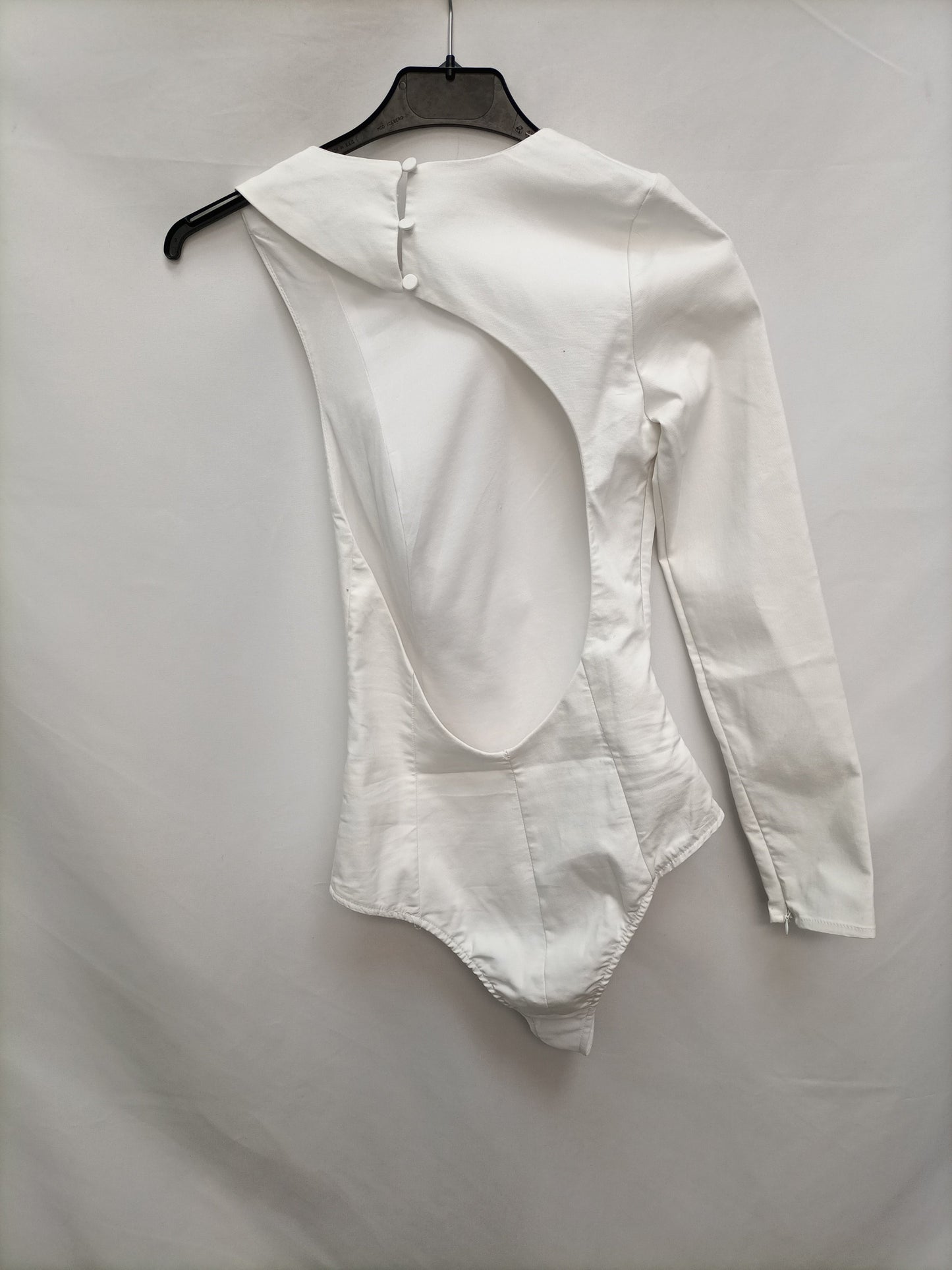 ZARA. Body asimétrico T.xs