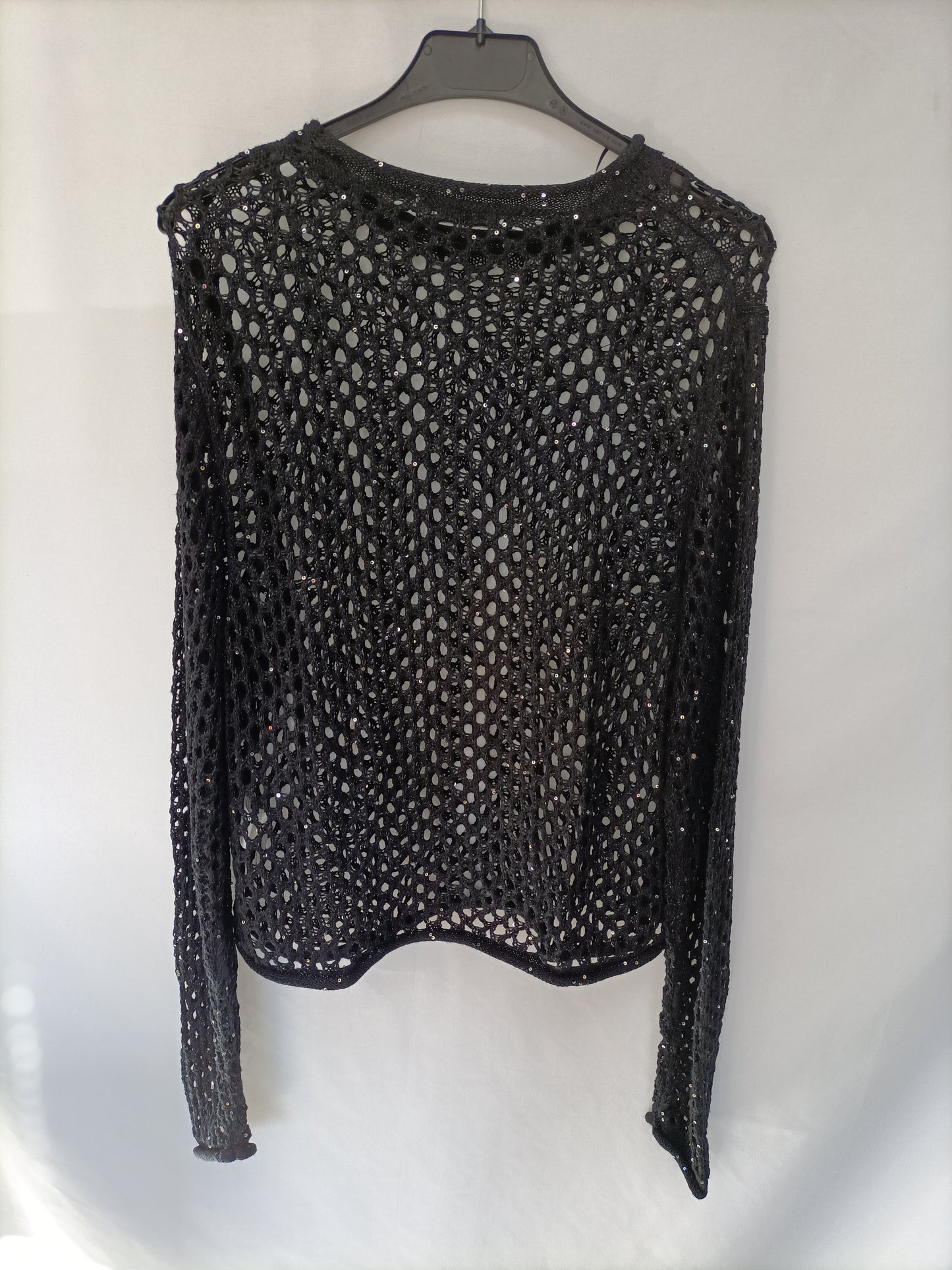 ZARA. Black die-cut Ts sweater