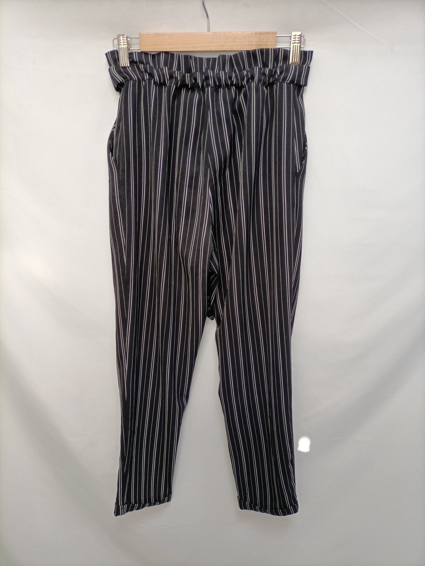 PULL&BEAR. Flowy Ts striped trousers