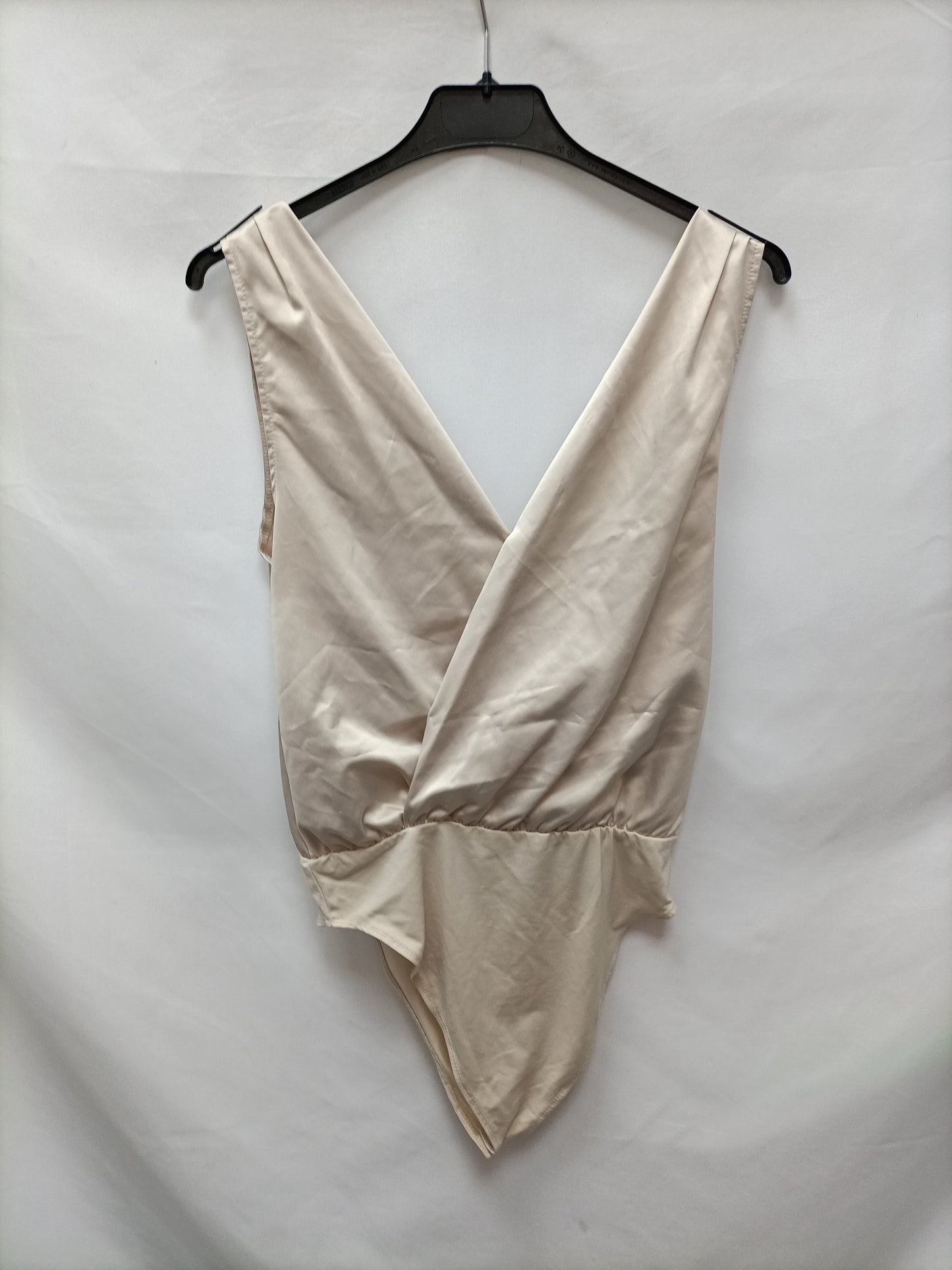 ZARA. Body beige satinado T.s