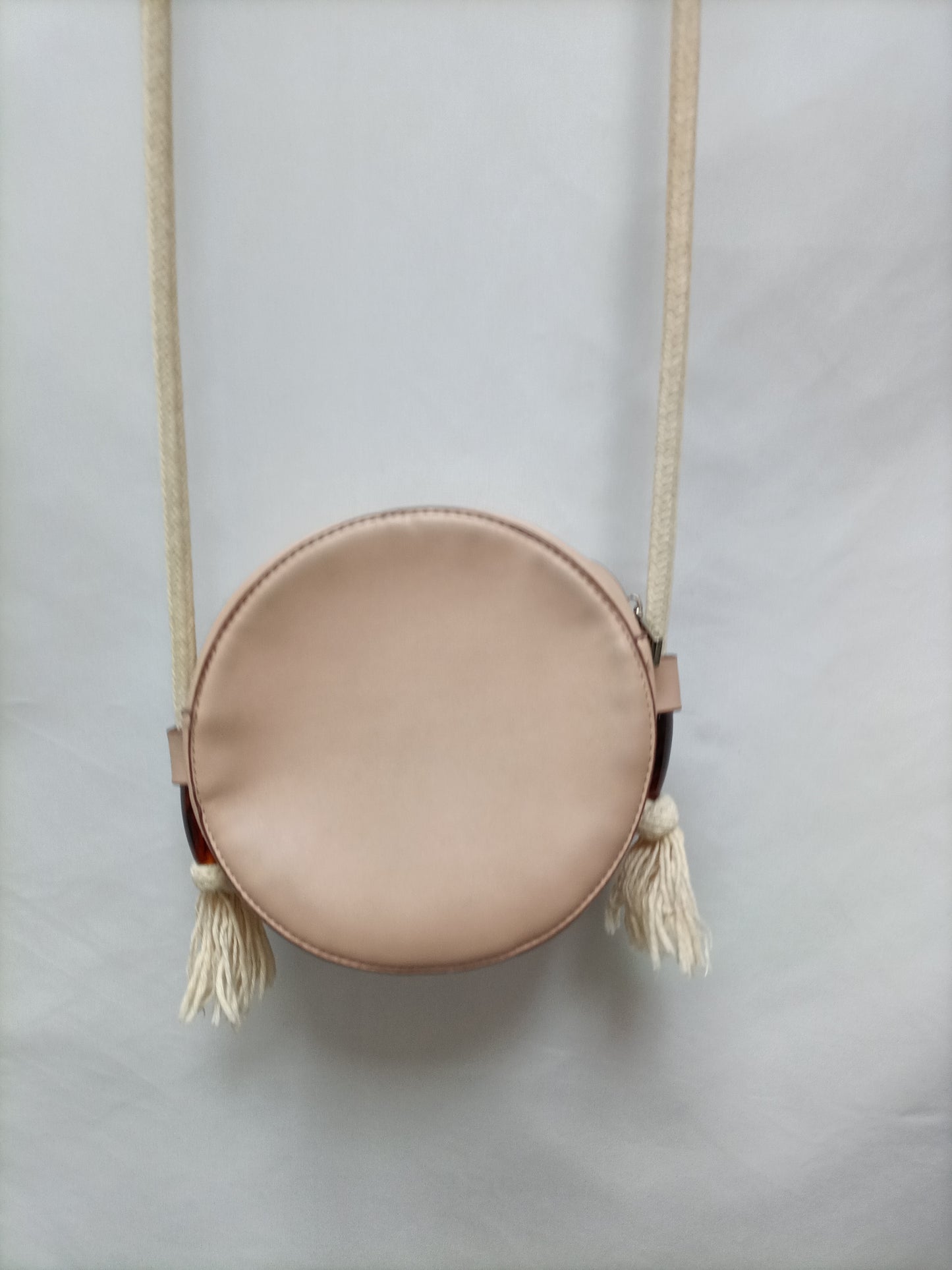 PARFOIS. Bolso redondo nude